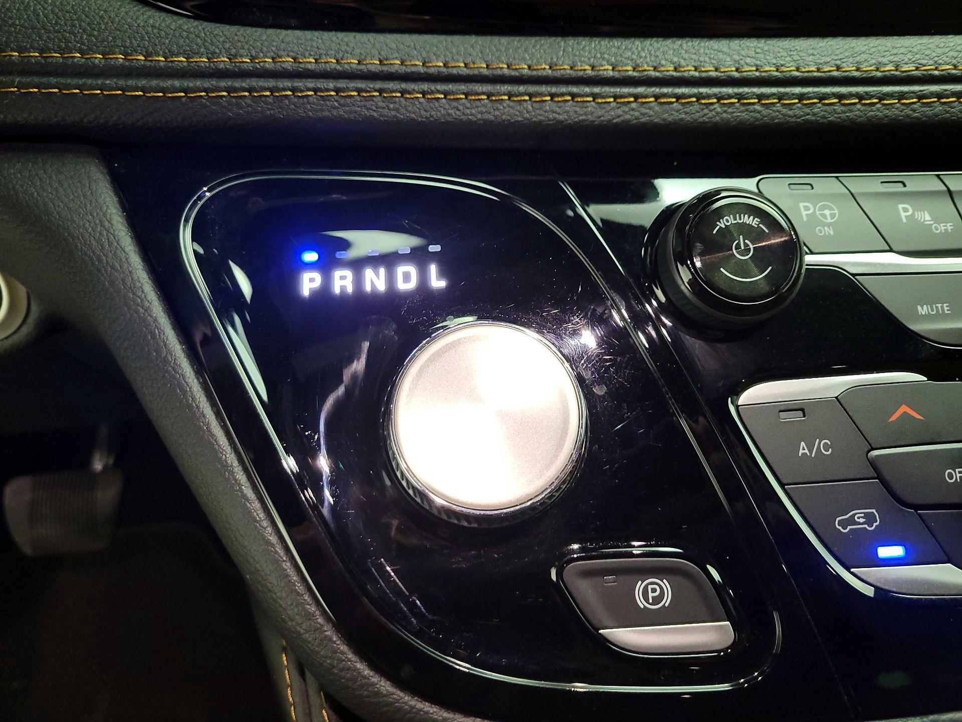 Thumbnail: 2022 Chrysler Pacifica - 15