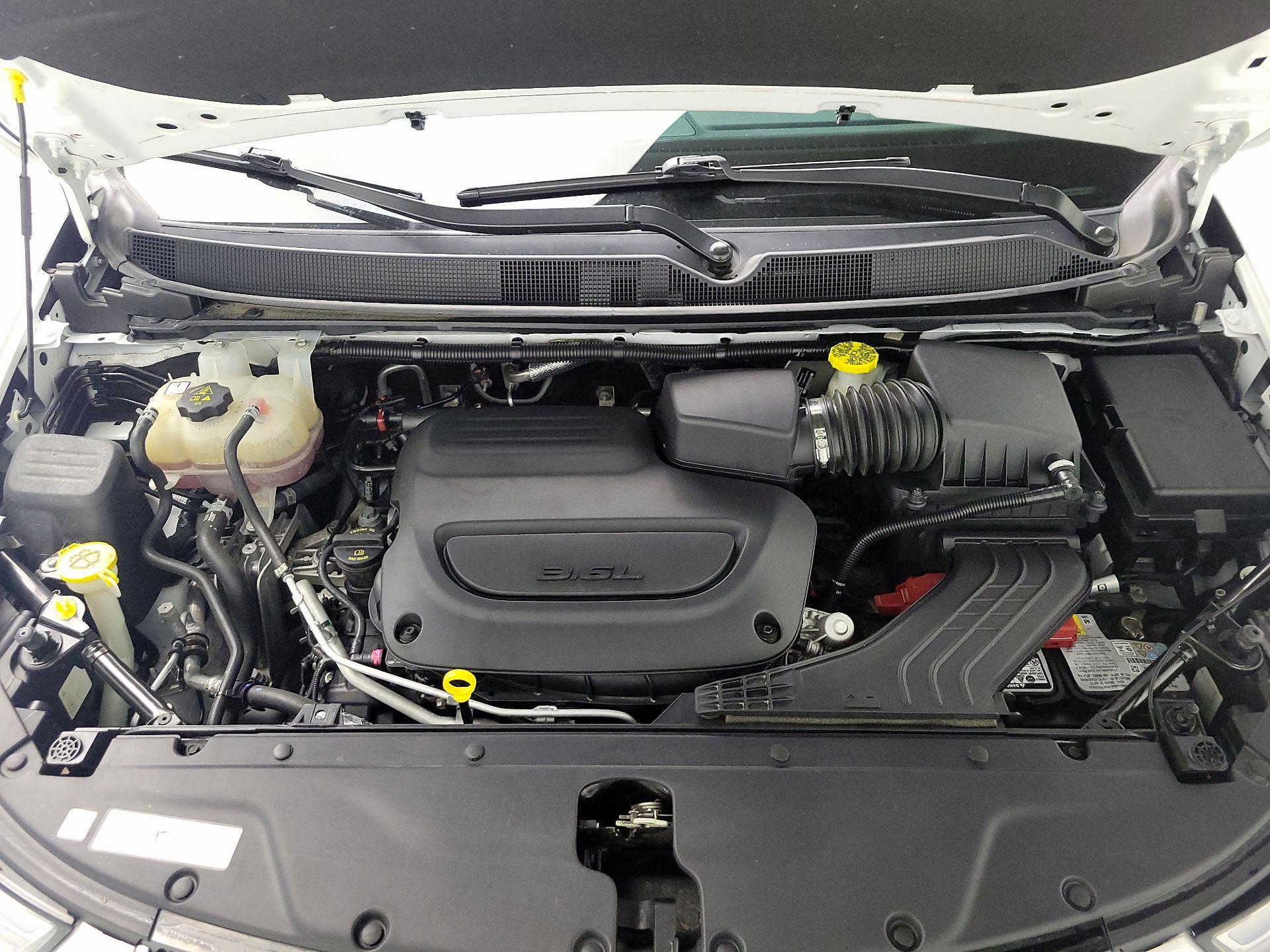 Thumbnail: 2022 Chrysler Pacifica - 17