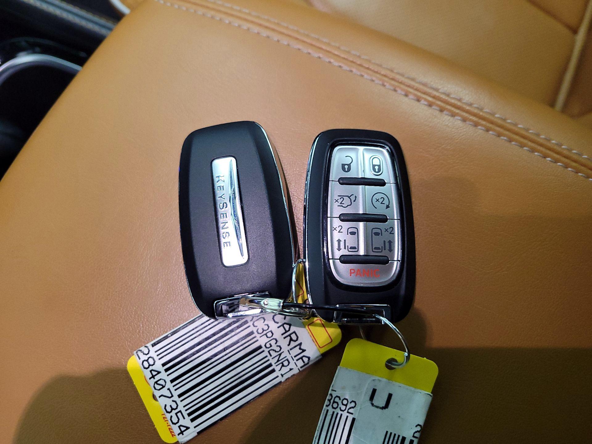 Thumbnail: 2022 Chrysler Pacifica - 18