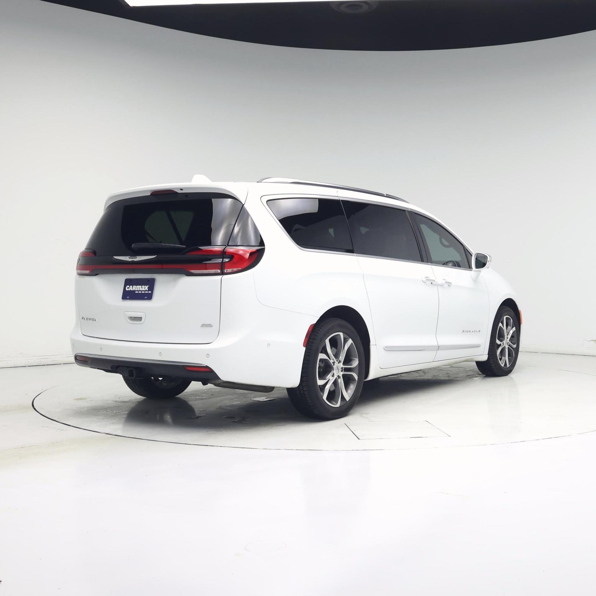 Thumbnail: 2022 Chrysler Pacifica - 8