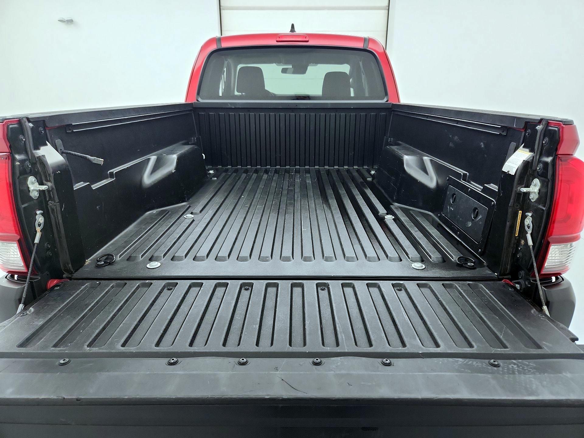 Thumbnail: 2021 Toyota Tacoma - 20