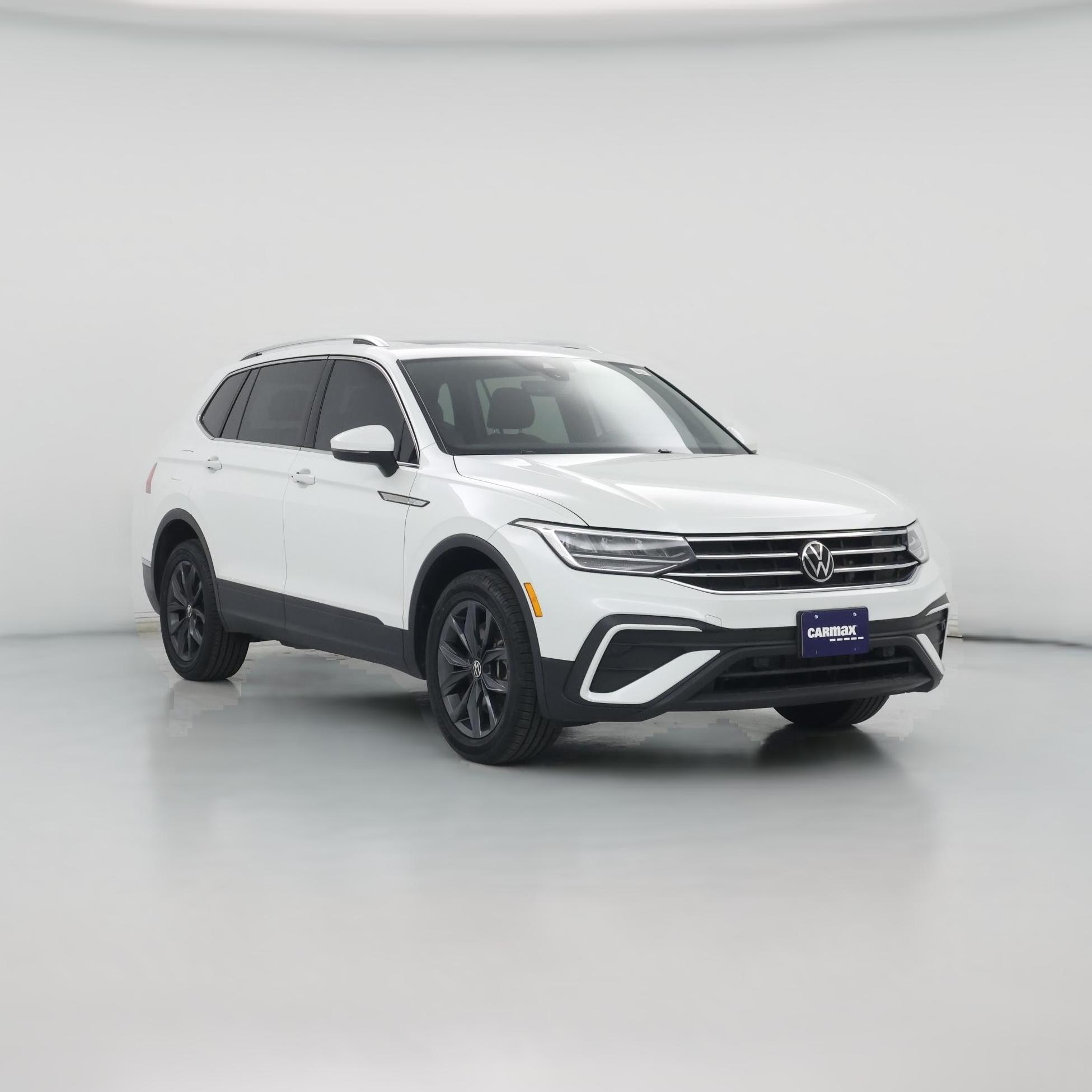 Thumbnail: 2023 Volkswagen Tiguan - 1