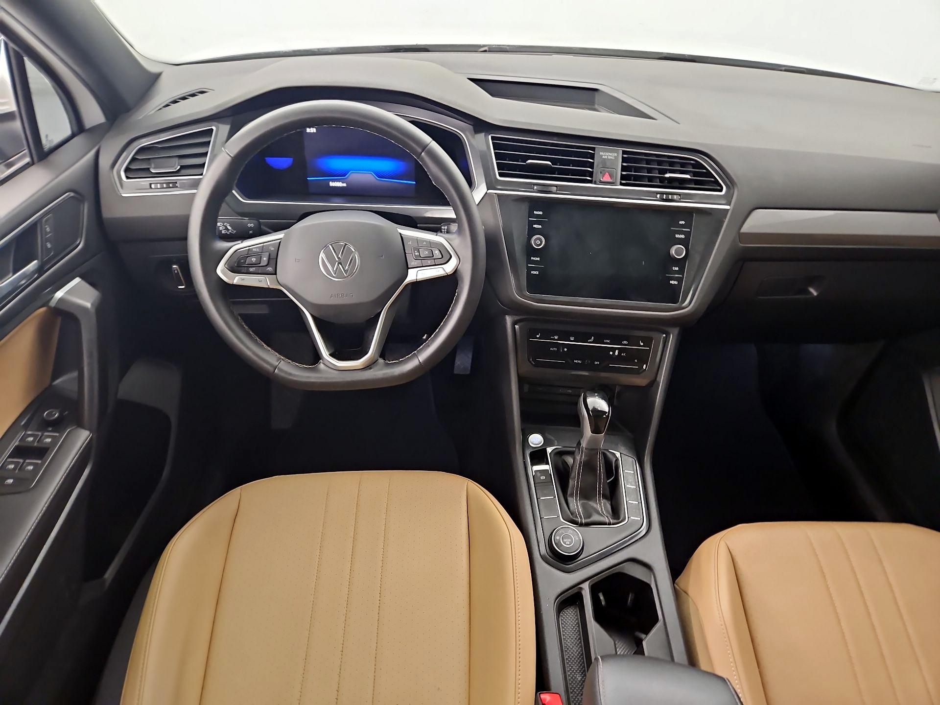 Thumbnail: 2023 Volkswagen Tiguan - 9