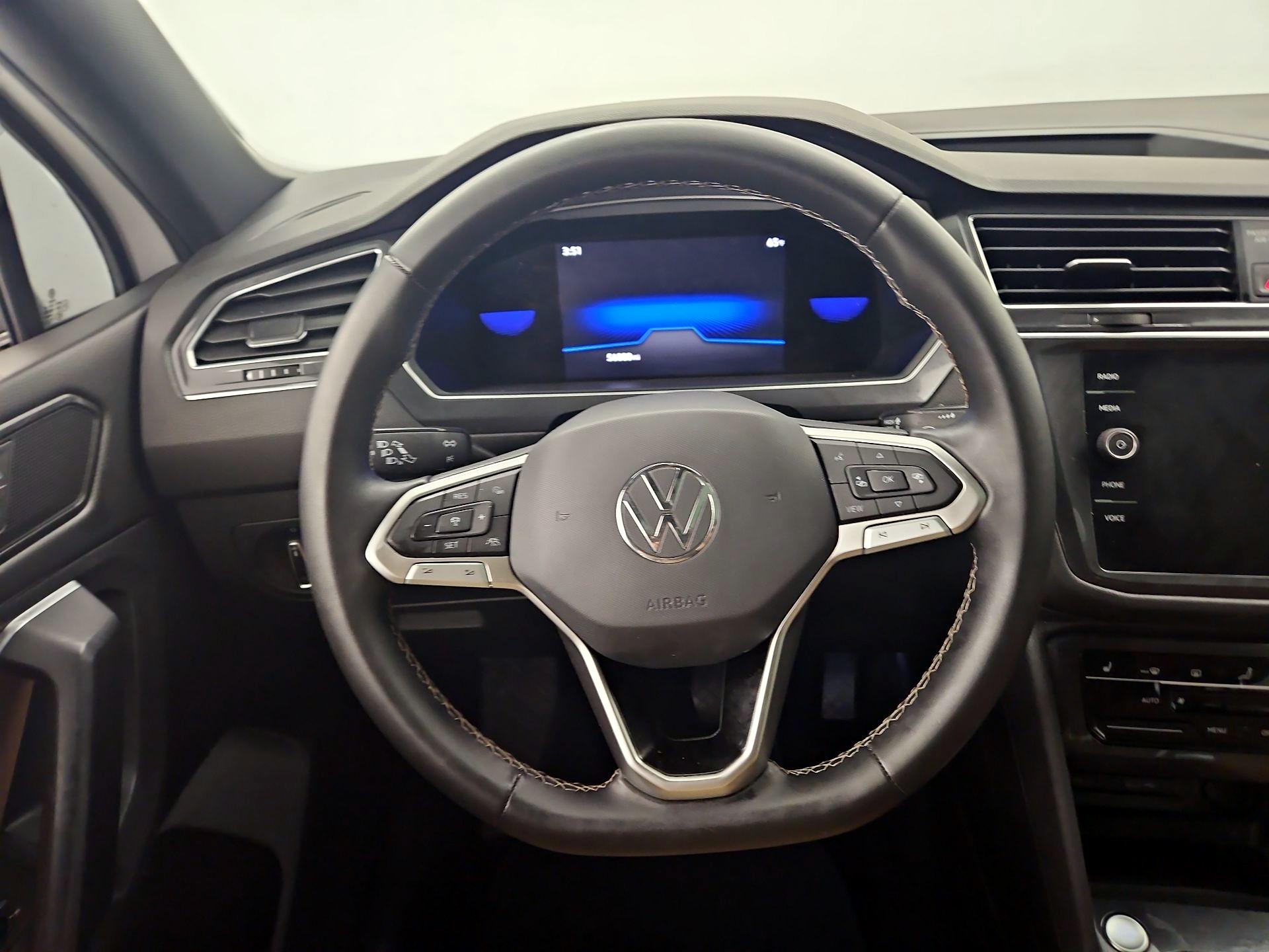 Thumbnail: 2023 Volkswagen Tiguan - 10