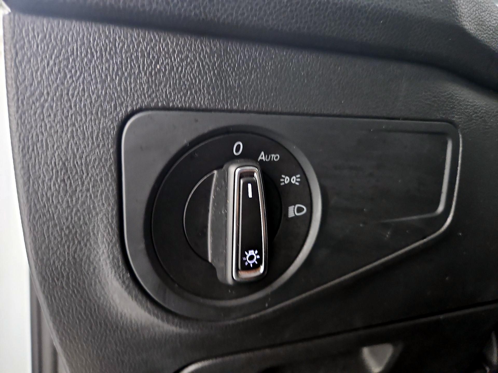 Thumbnail: 2023 Volkswagen Tiguan - 13