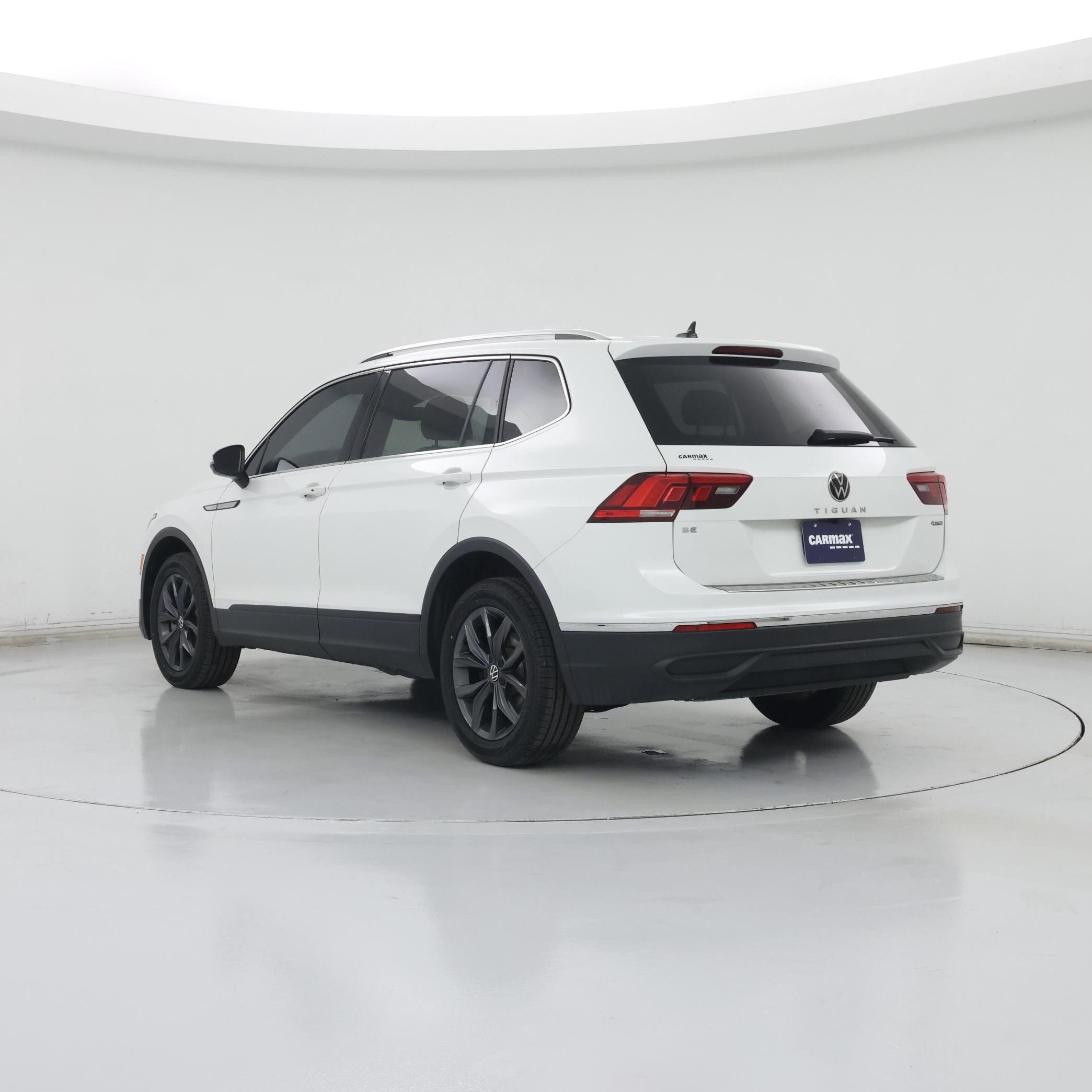 Thumbnail: 2023 Volkswagen Tiguan - 2