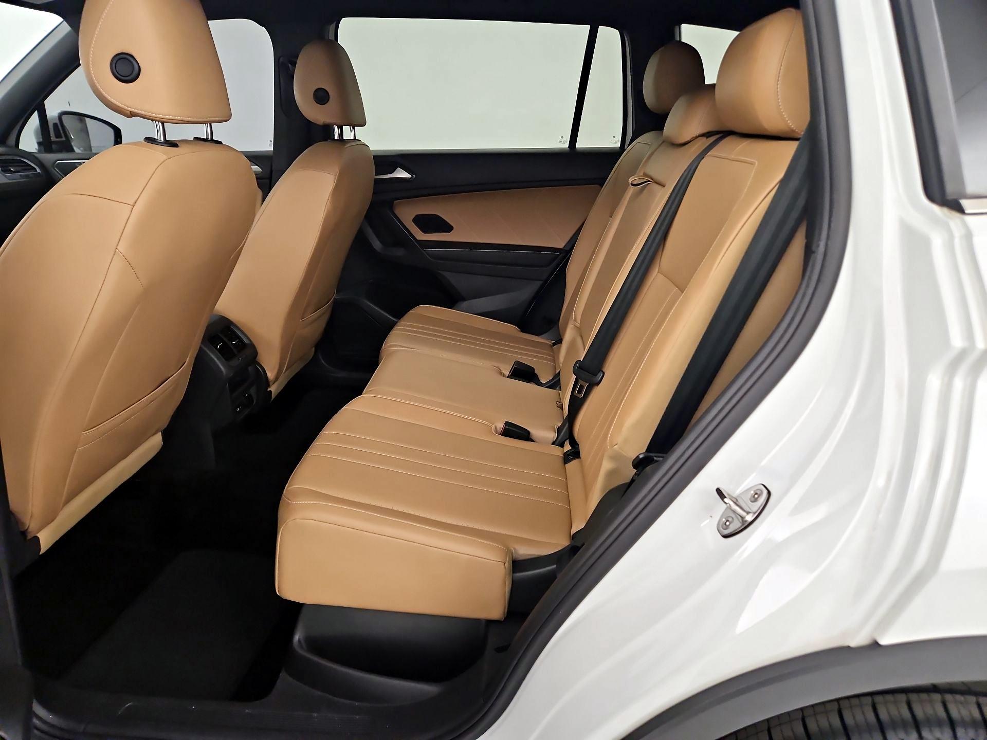 Thumbnail: 2023 Volkswagen Tiguan - 19