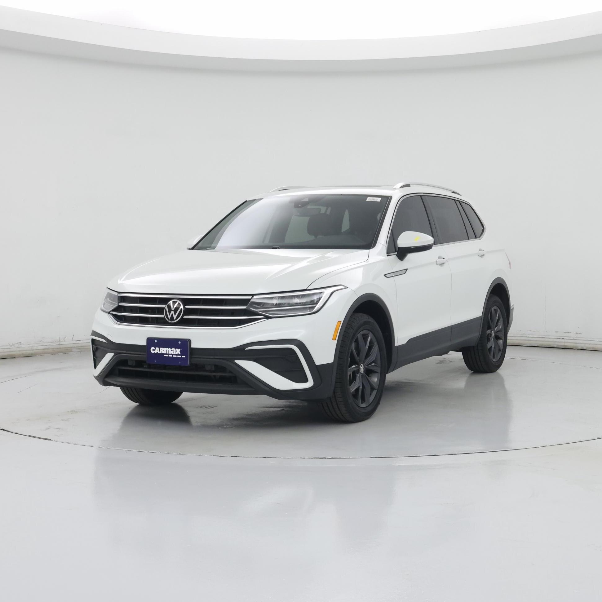Thumbnail: 2023 Volkswagen Tiguan - 4