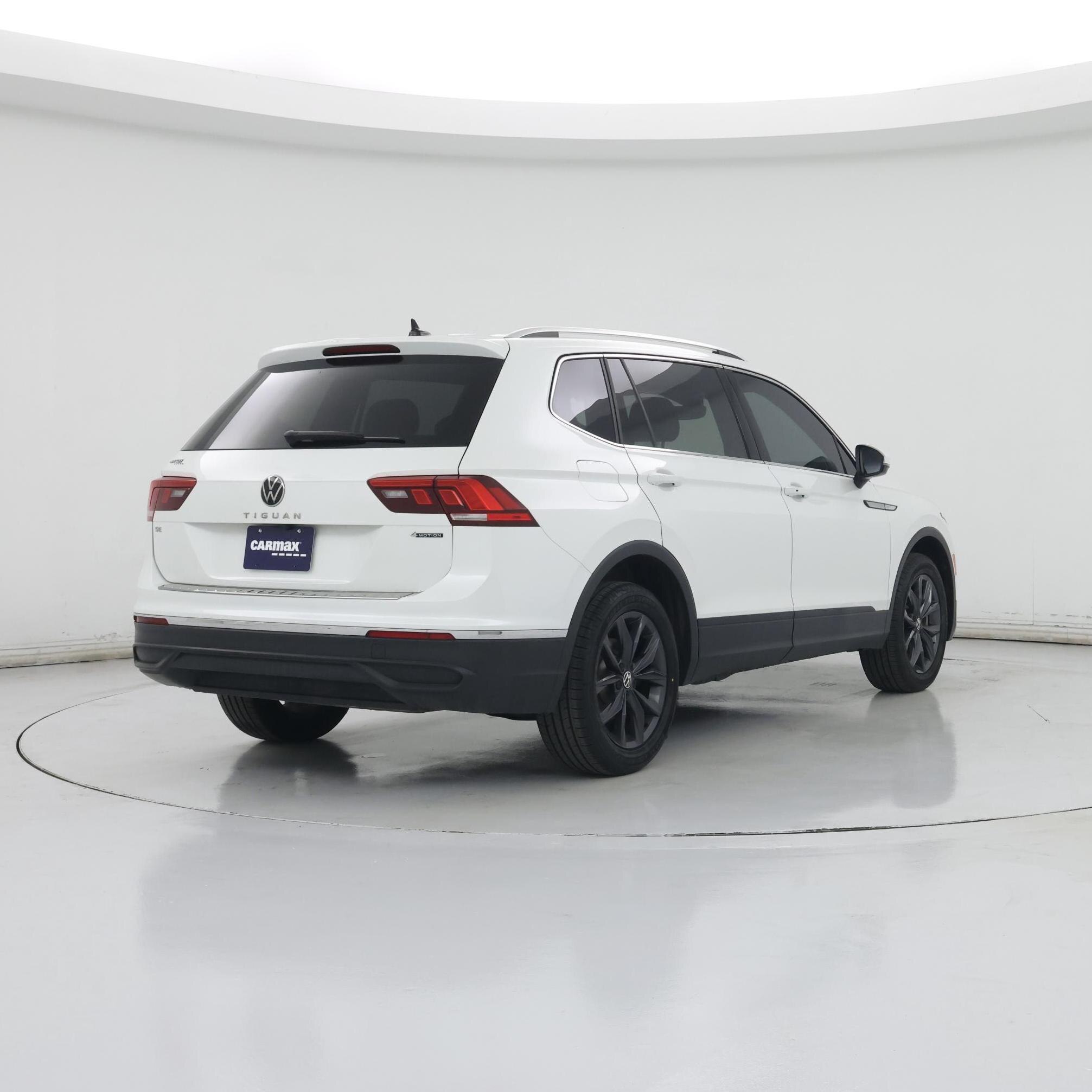 Thumbnail: 2023 Volkswagen Tiguan - 8