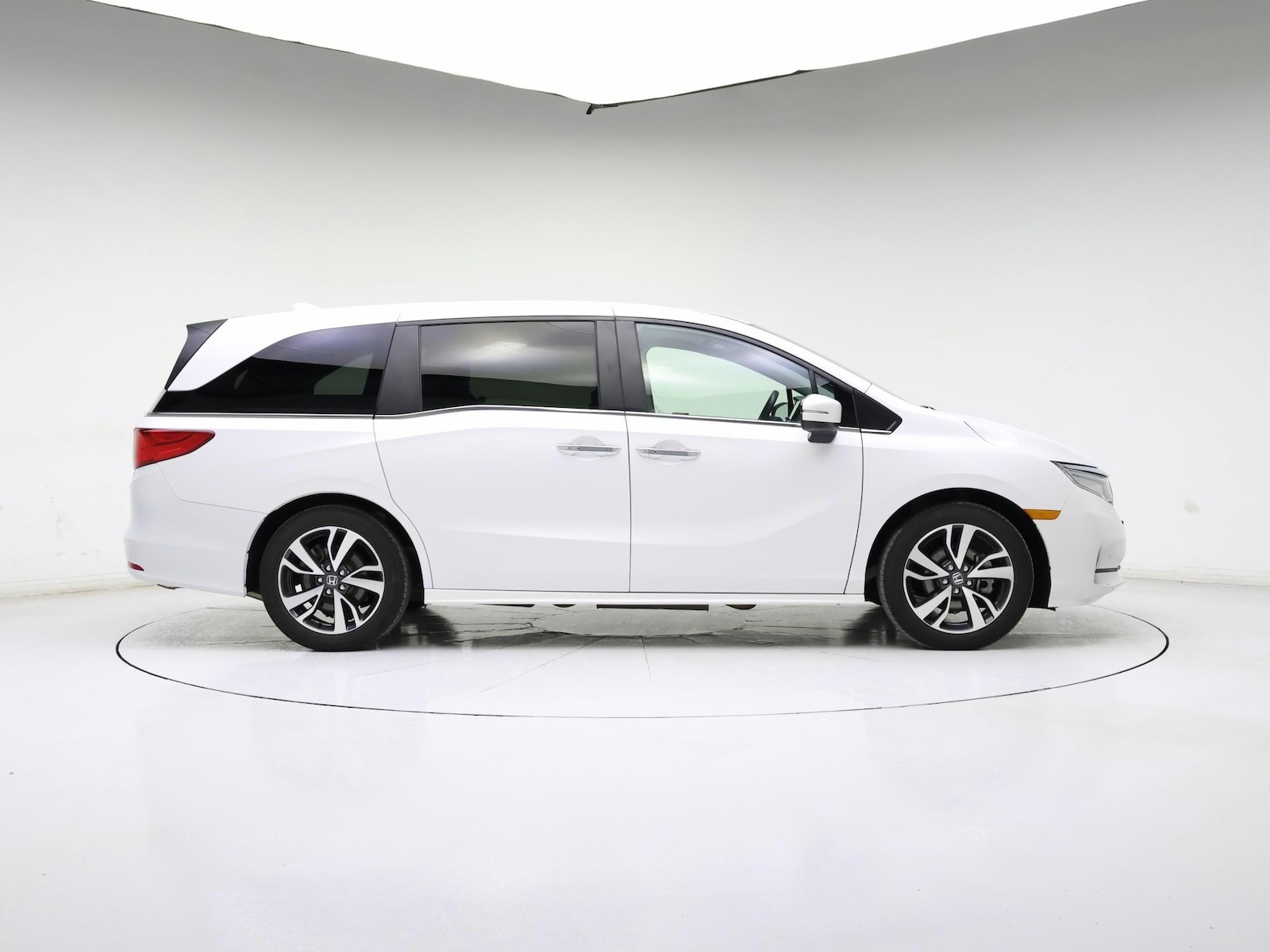 2024 Honda Odyssey Touring - Photo 8