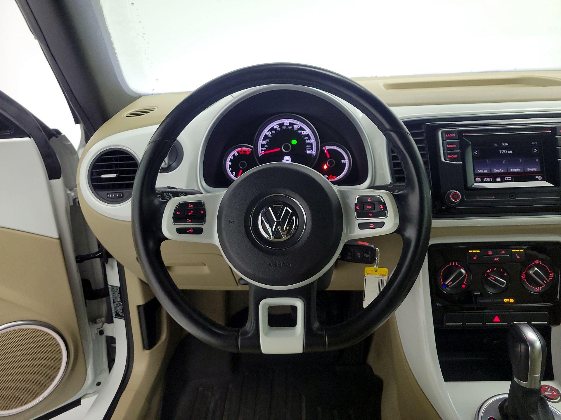 Thumbnail: 2017 Volkswagen Beetle - 10
