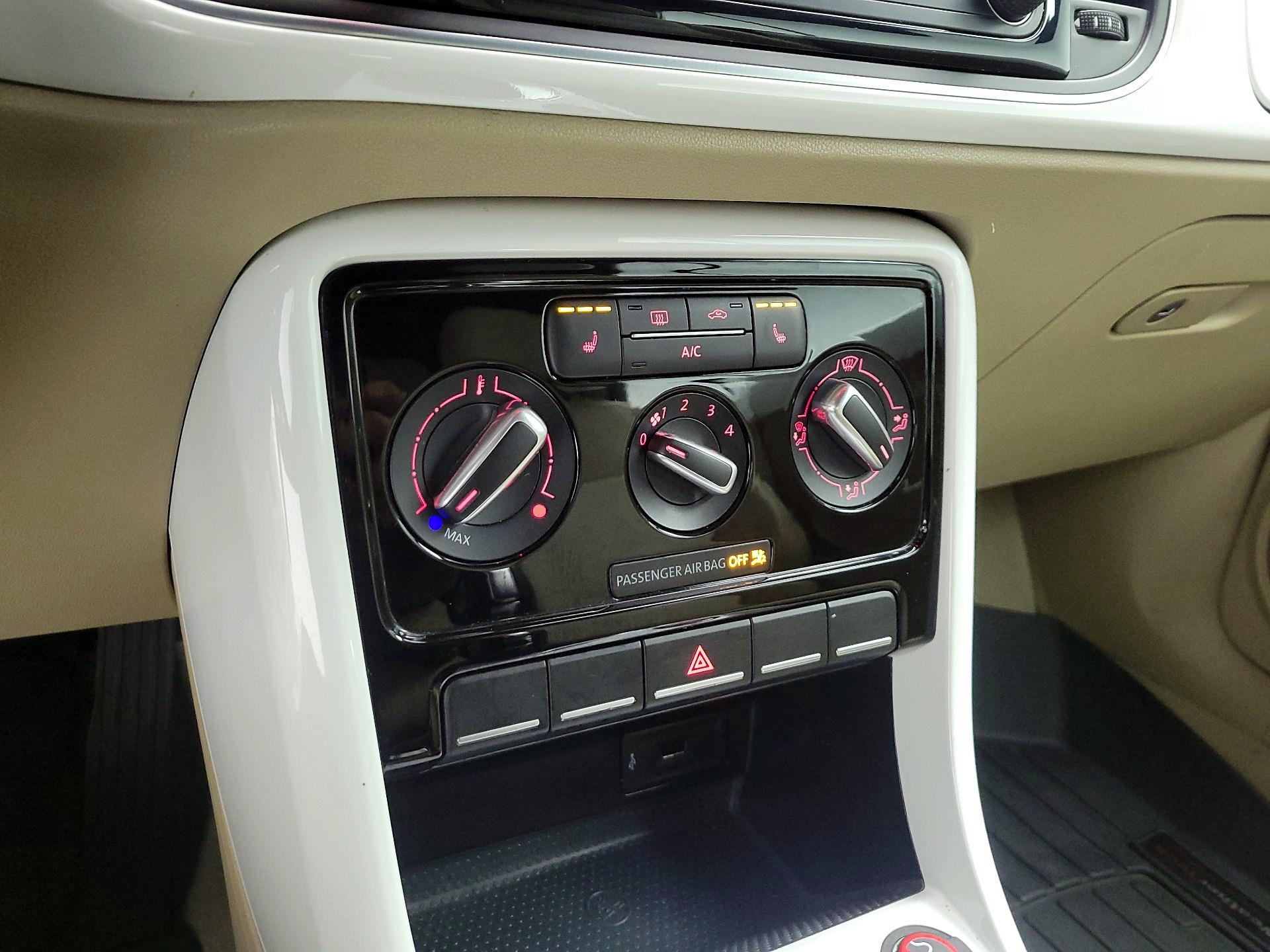 Thumbnail: 2017 Volkswagen Beetle - 15