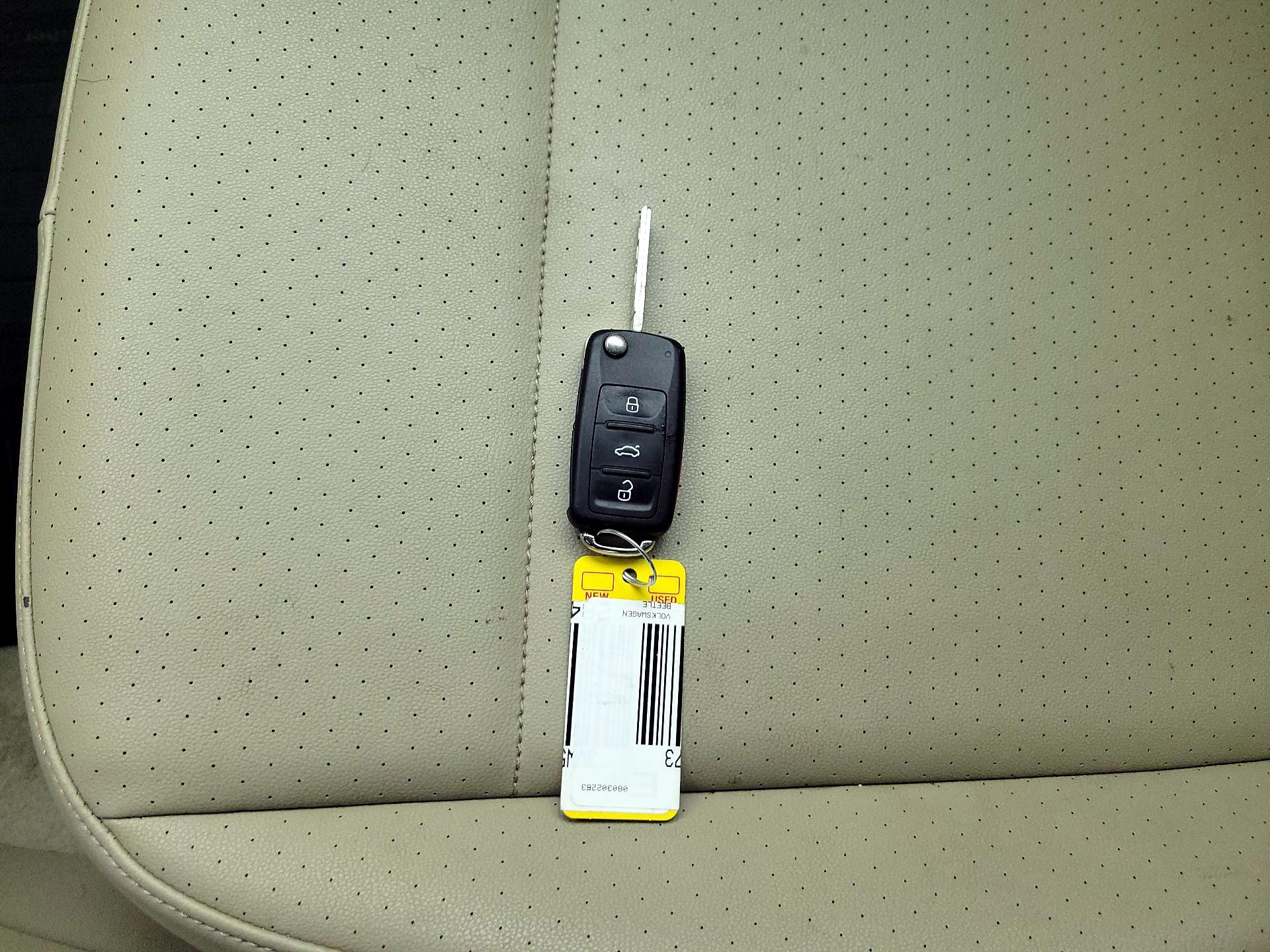 Thumbnail: 2017 Volkswagen Beetle - 20