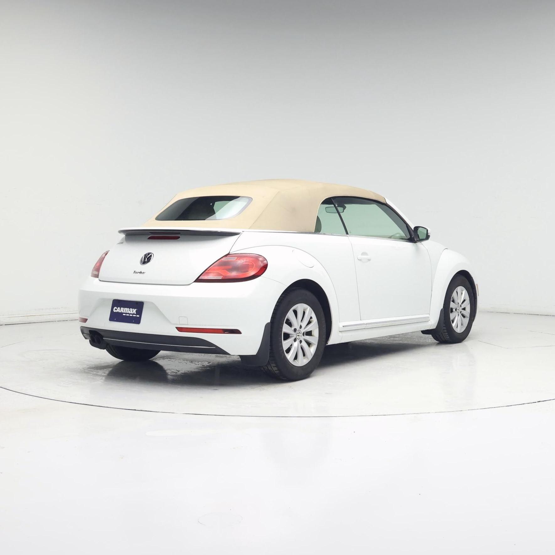 Thumbnail: 2017 Volkswagen Beetle - 8