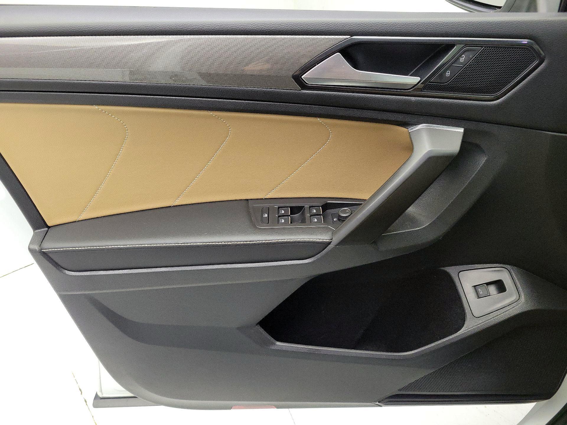 Thumbnail: 2022 Volkswagen Tiguan - 12