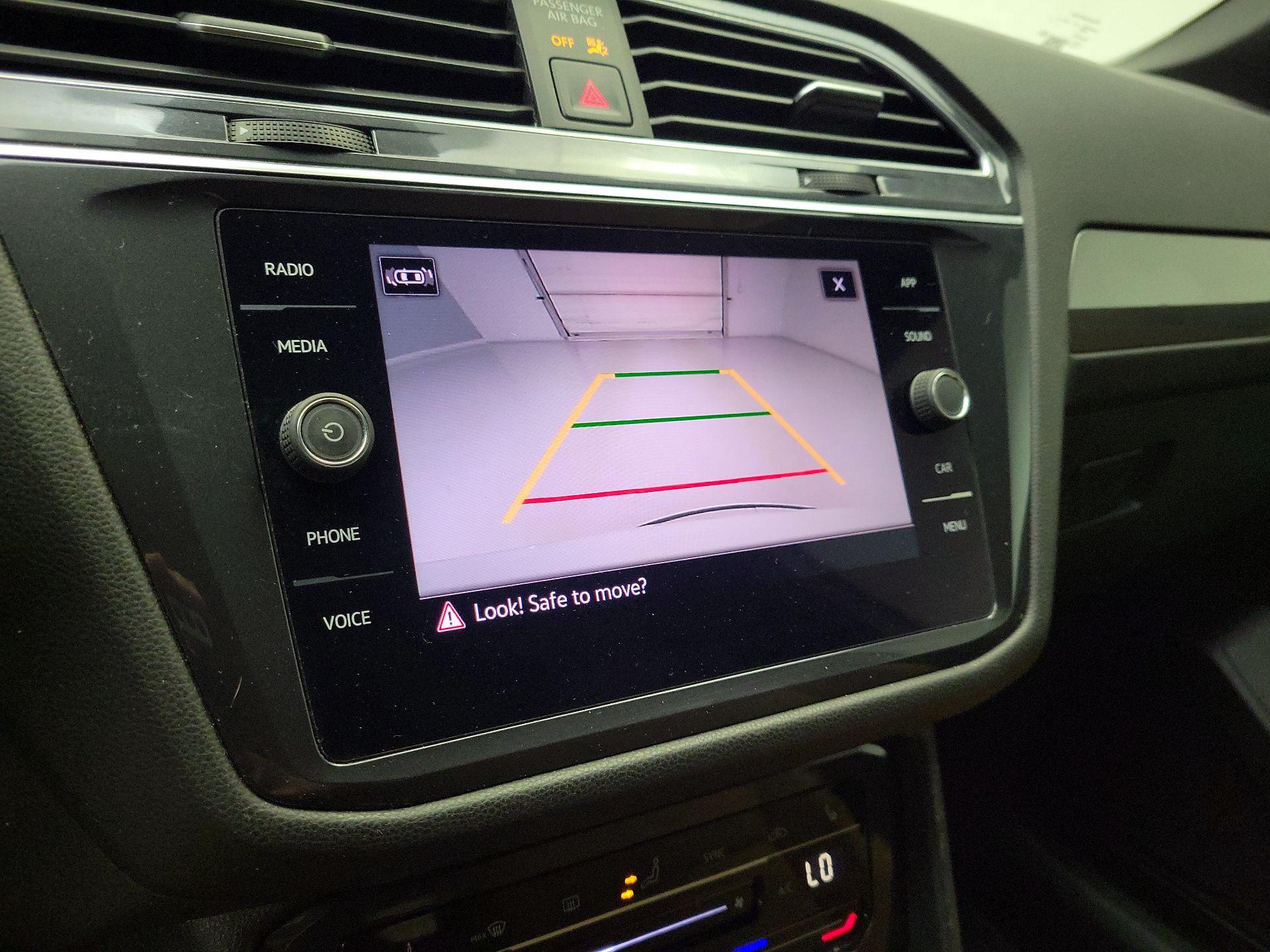 Thumbnail: 2022 Volkswagen Tiguan - 14