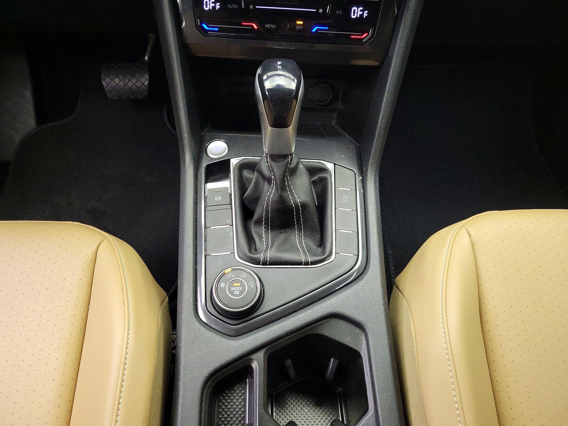 Thumbnail: 2022 Volkswagen Tiguan - 17