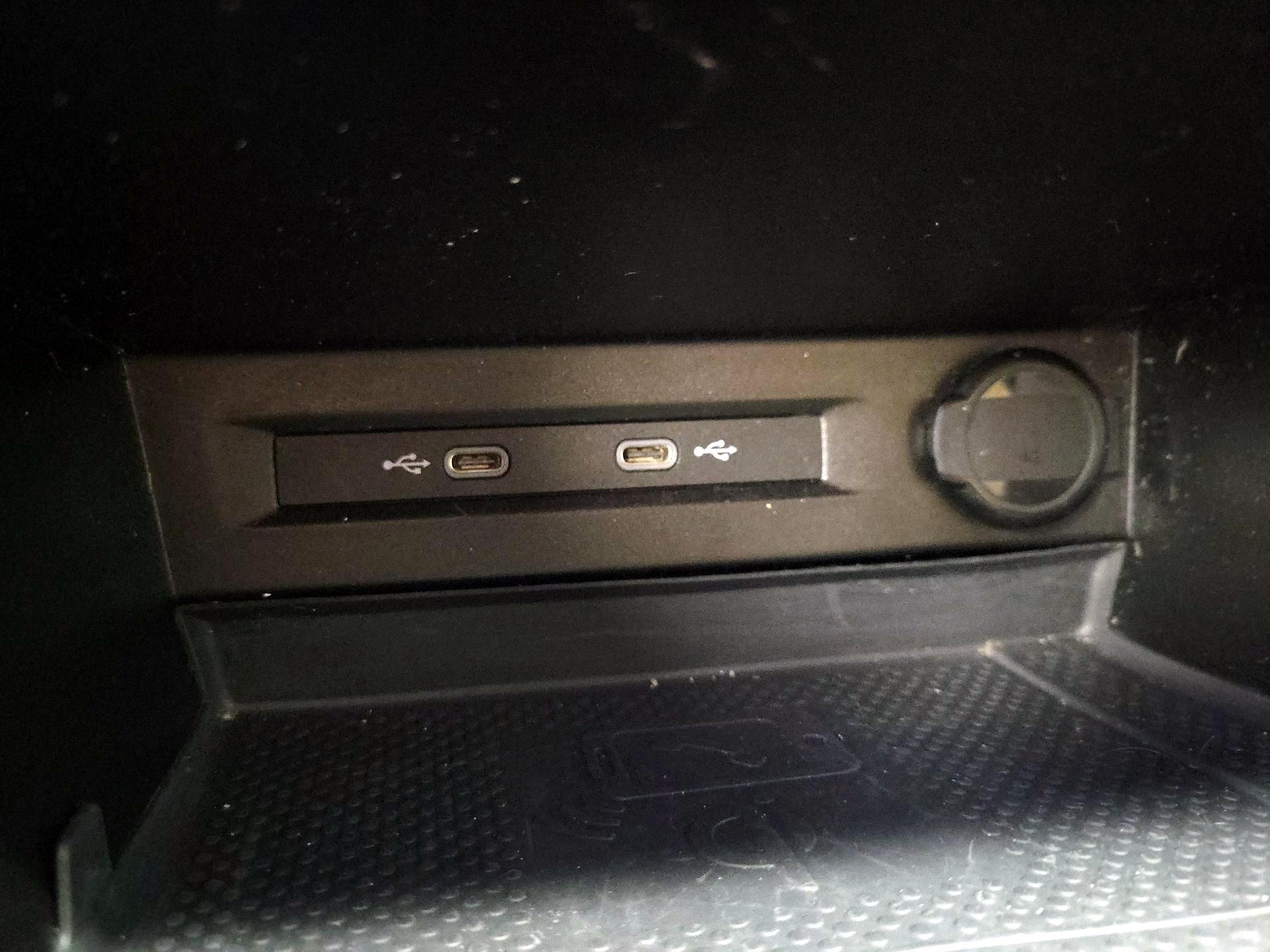 Thumbnail: 2022 Volkswagen Tiguan - 18