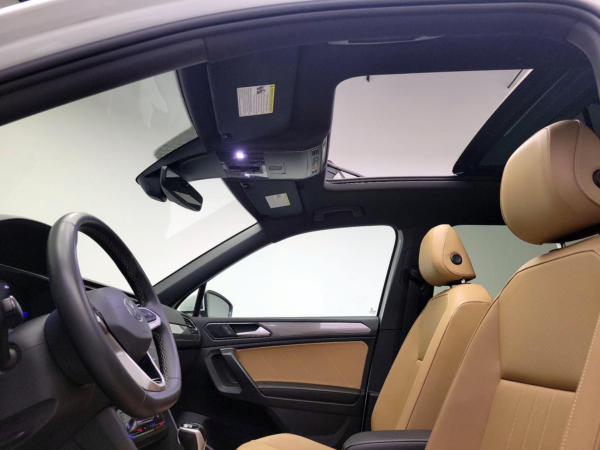 Thumbnail: 2022 Volkswagen Tiguan - 19