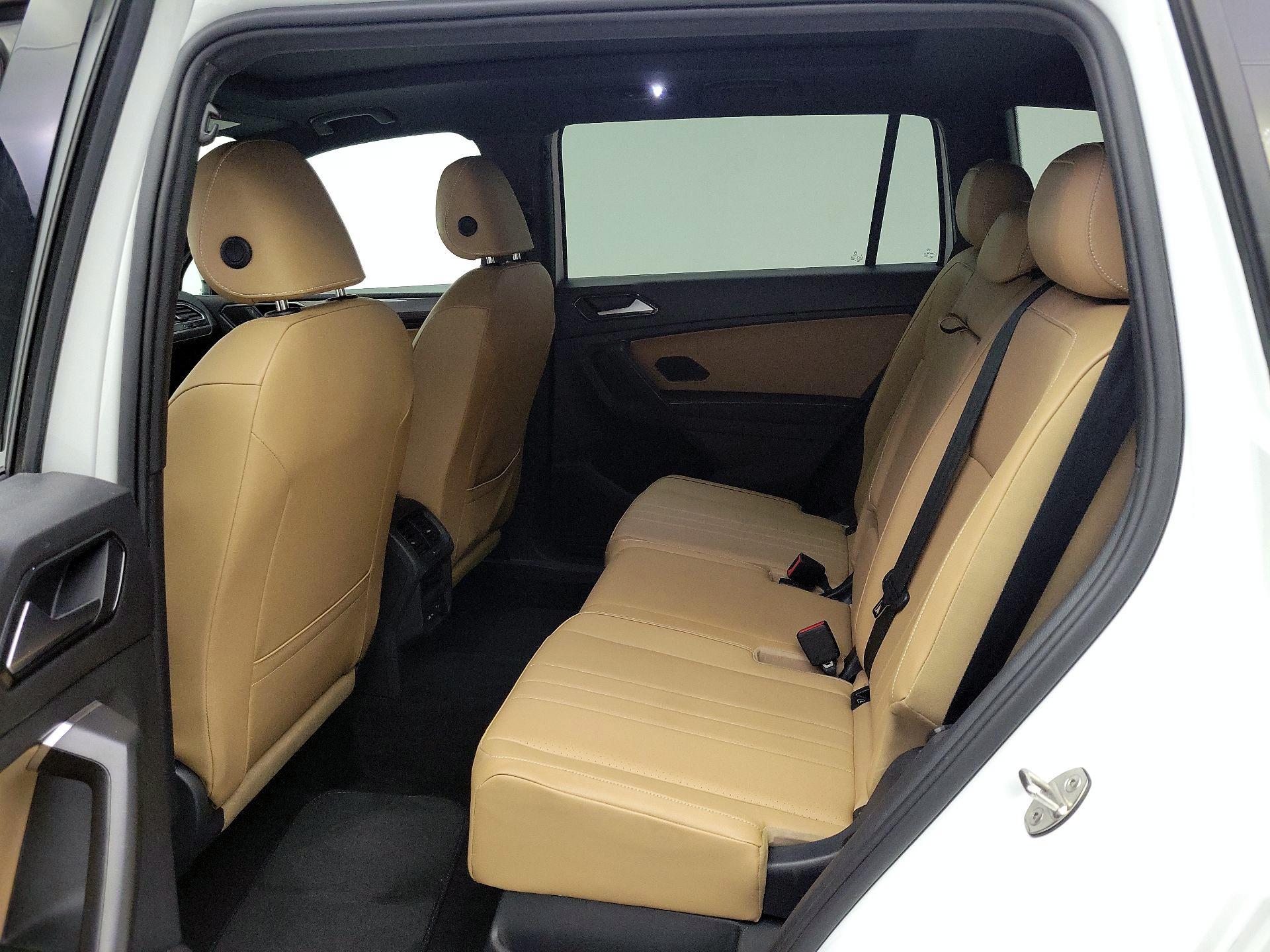 Thumbnail: 2022 Volkswagen Tiguan - 20