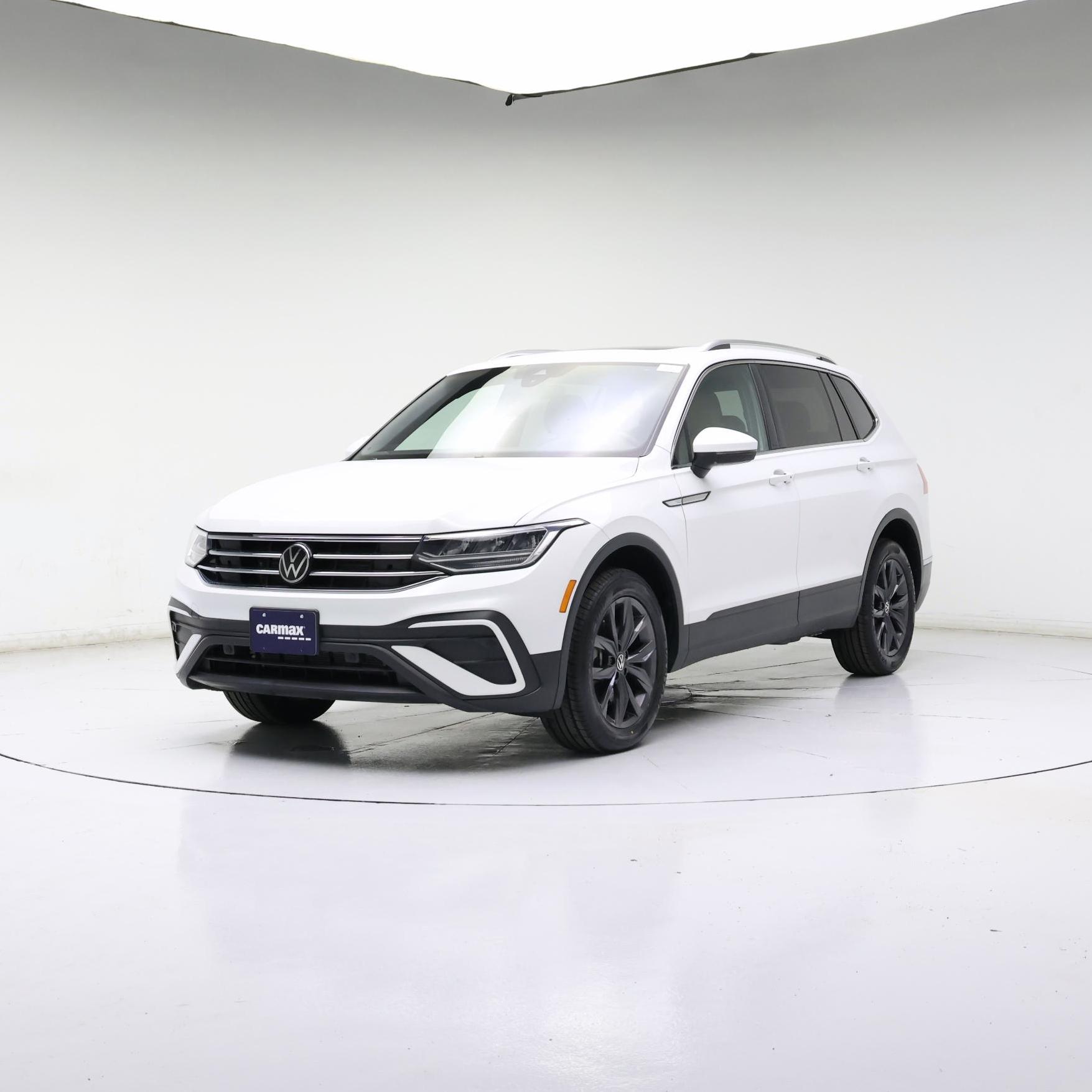 Thumbnail: 2022 Volkswagen Tiguan - 4