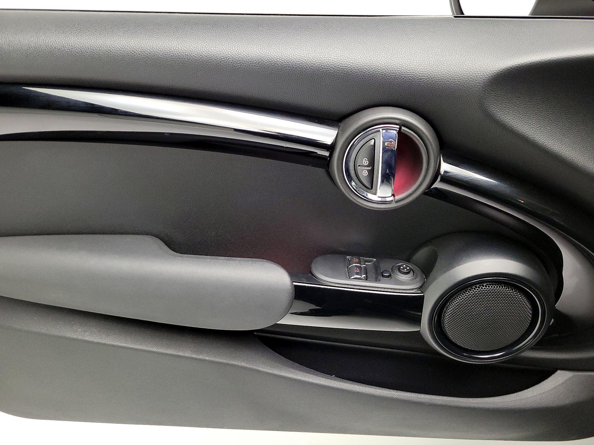 Thumbnail: 2020 MINI Cooper Hardtop - 12