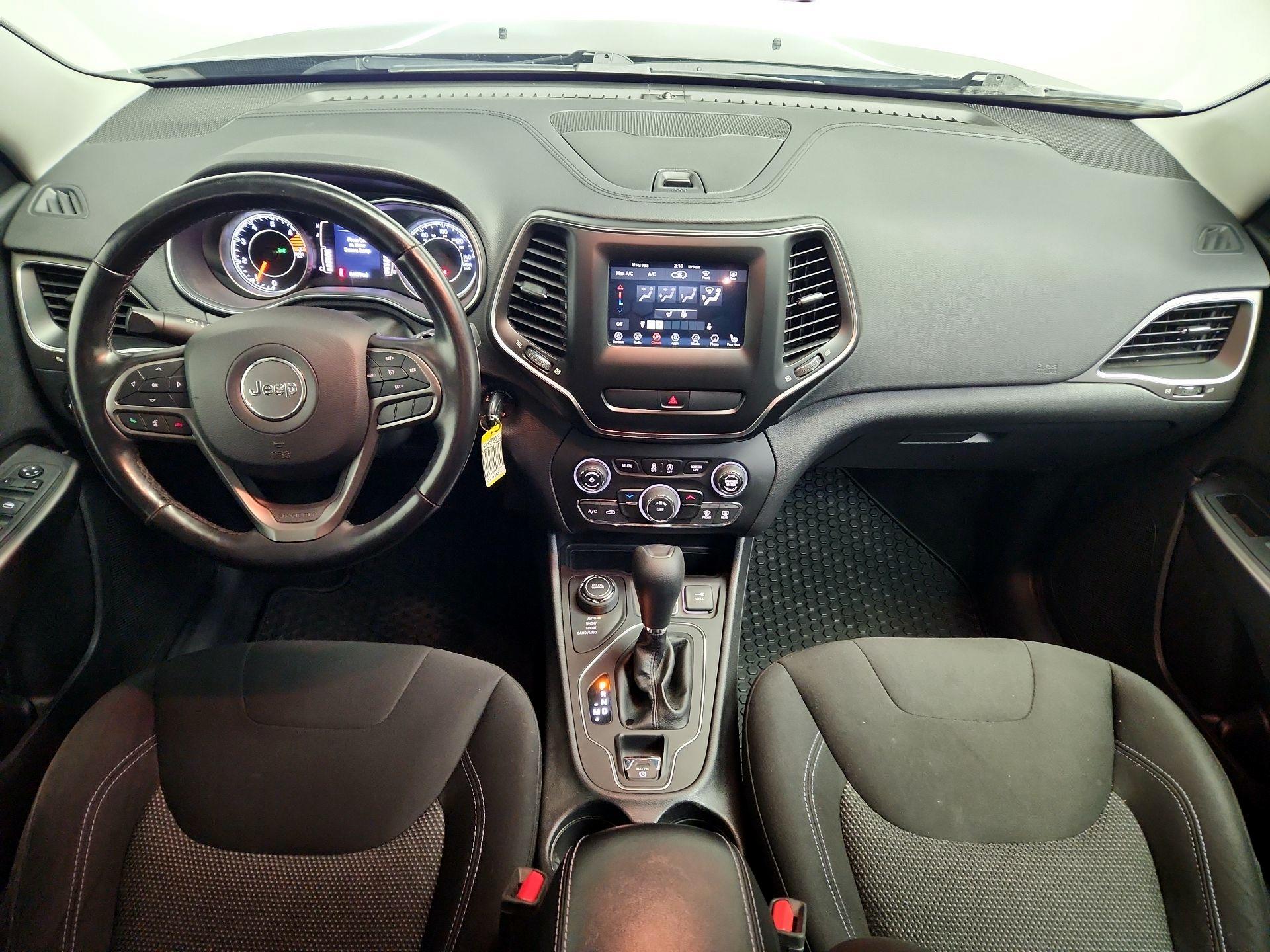 Thumbnail: 2020 Jeep Cherokee - 9