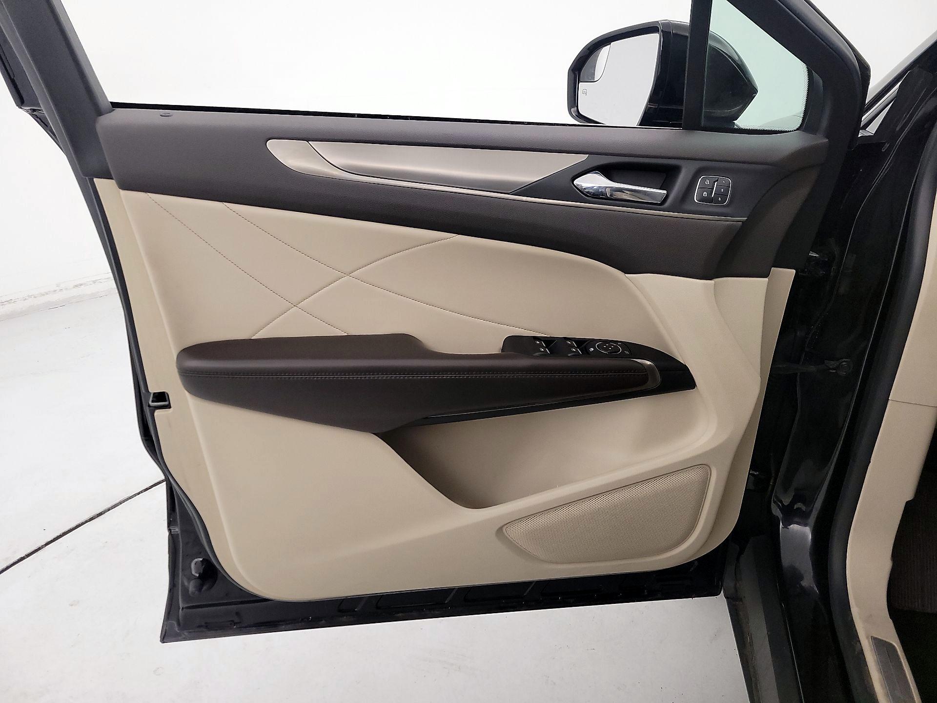 Thumbnail: 2018 Lincoln MKC - 12