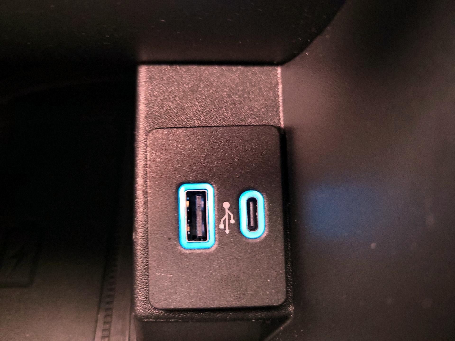 Thumbnail: 2023 Ford Edge - 19