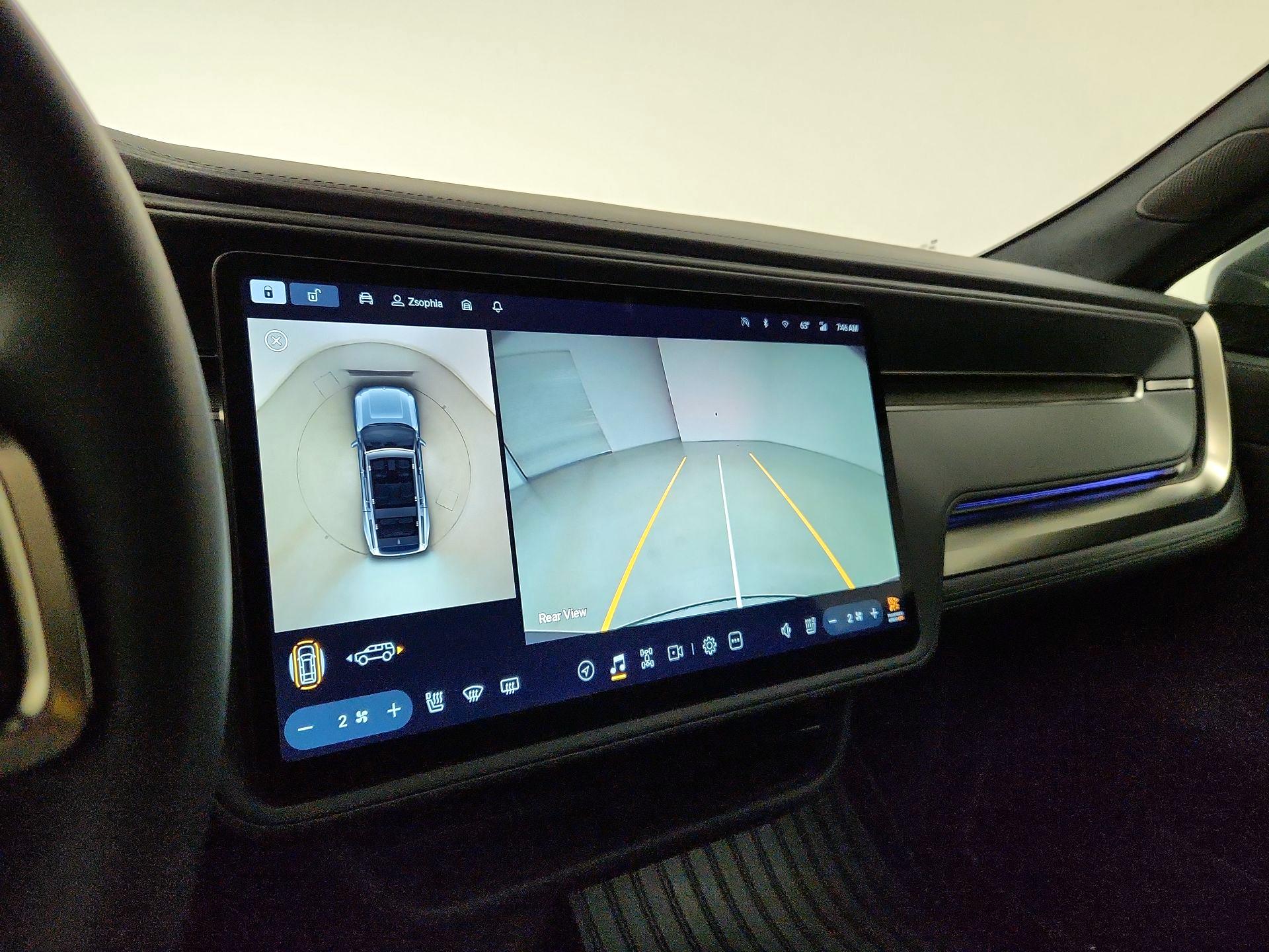 Thumbnail: 2024 Rivian R1S - 14