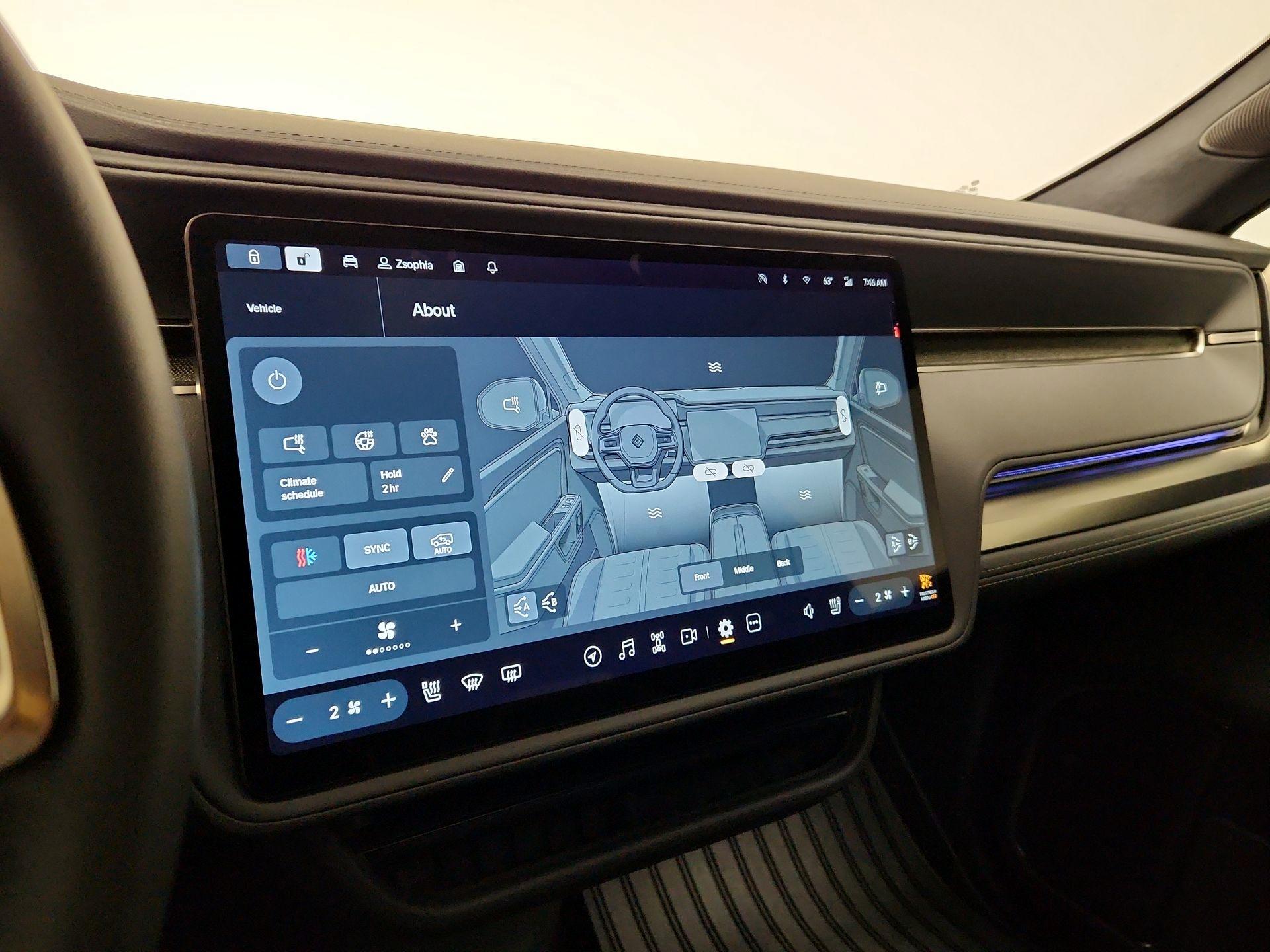 Thumbnail: 2024 Rivian R1S - 16