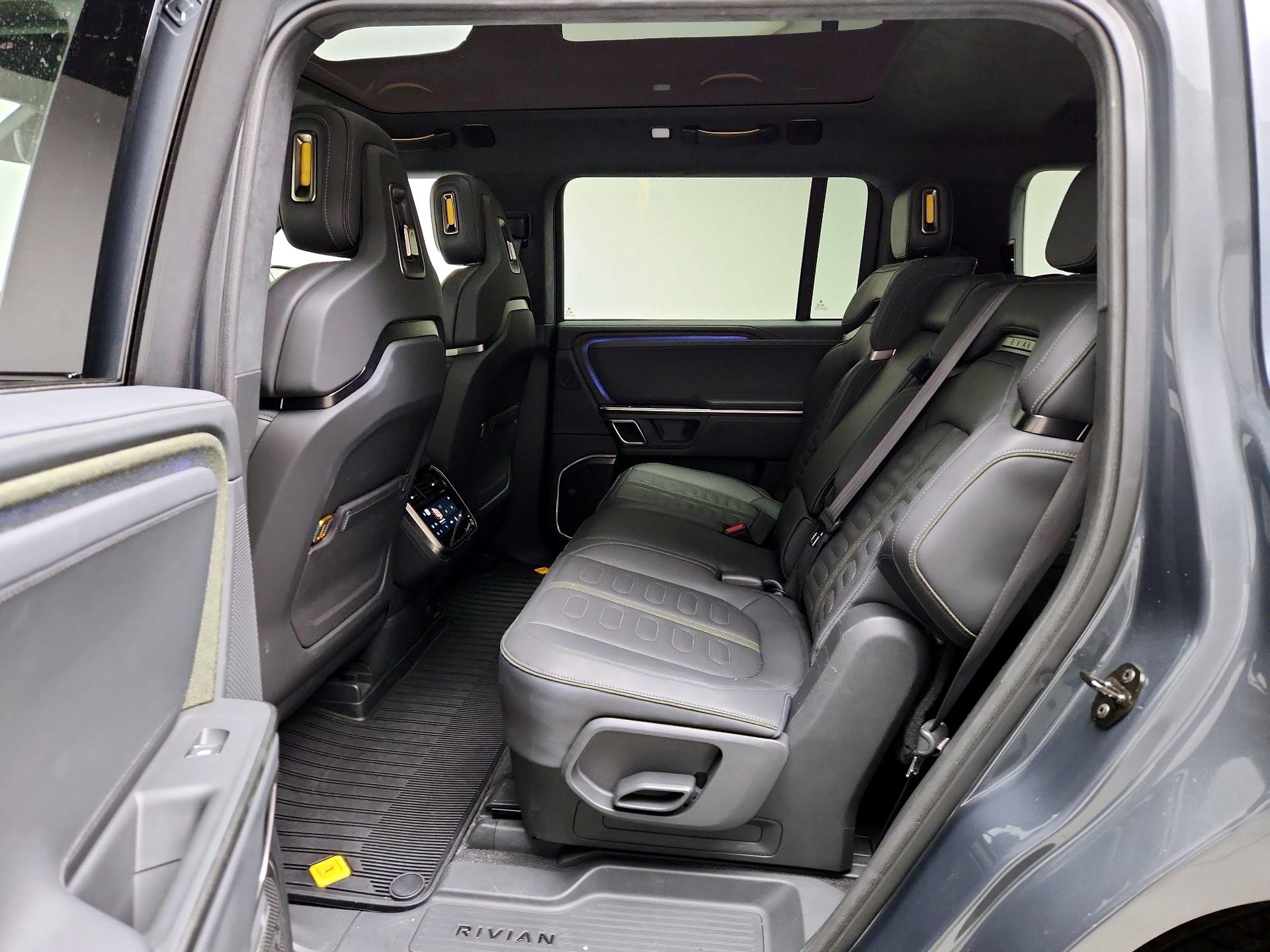 Thumbnail: 2024 Rivian R1S - 20