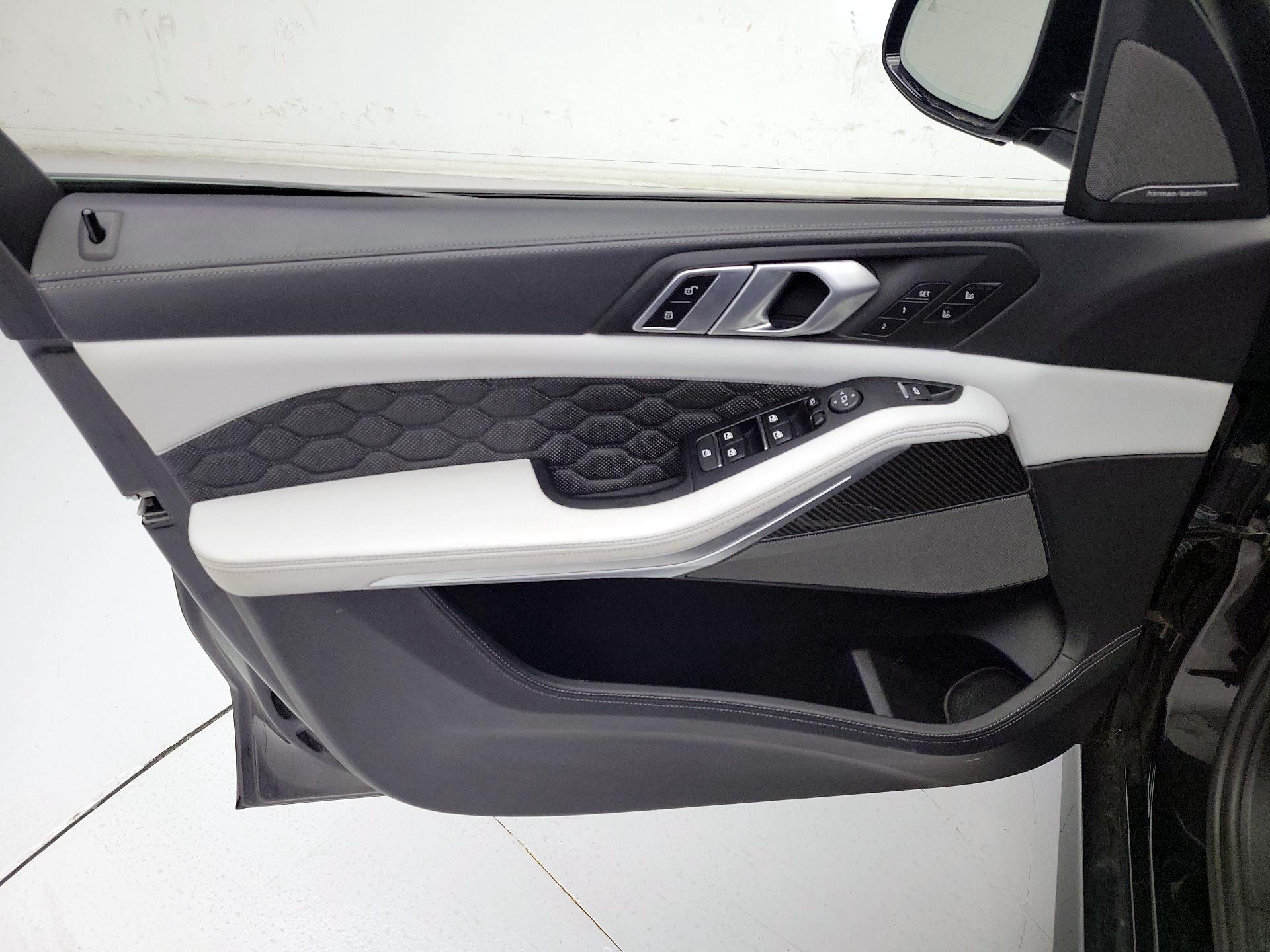 Thumbnail: 2021 BMW X5 - 12