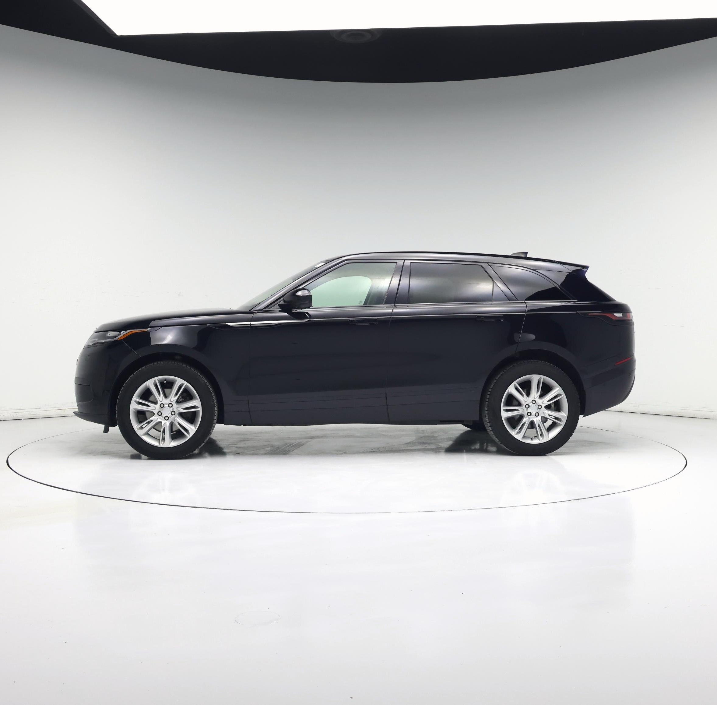 Thumbnail: 2021 Land Rover Range Rover Velar - 3