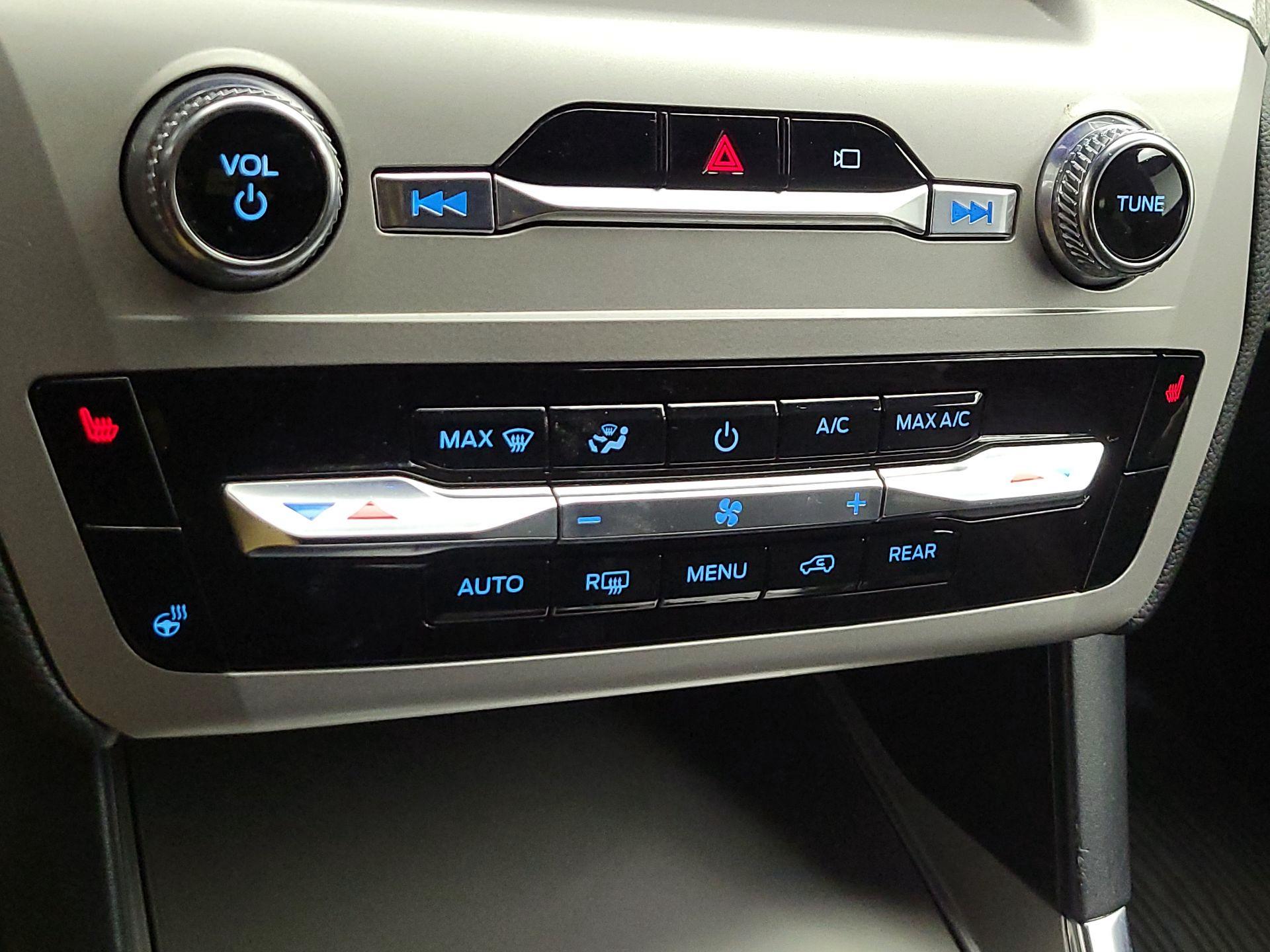 Thumbnail: 2022 Ford Explorer - 17