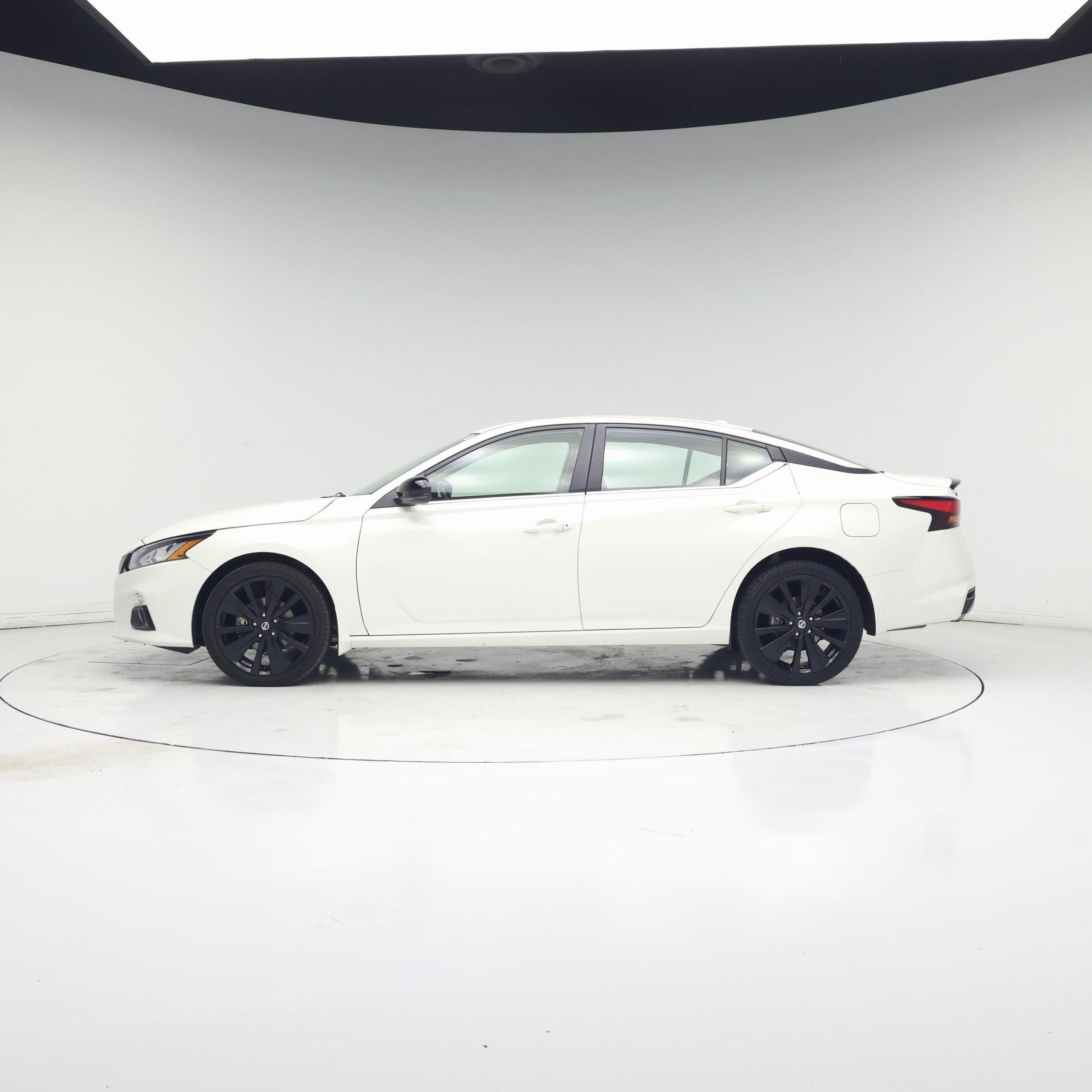 Thumbnail: 2022 Nissan Altima - 3