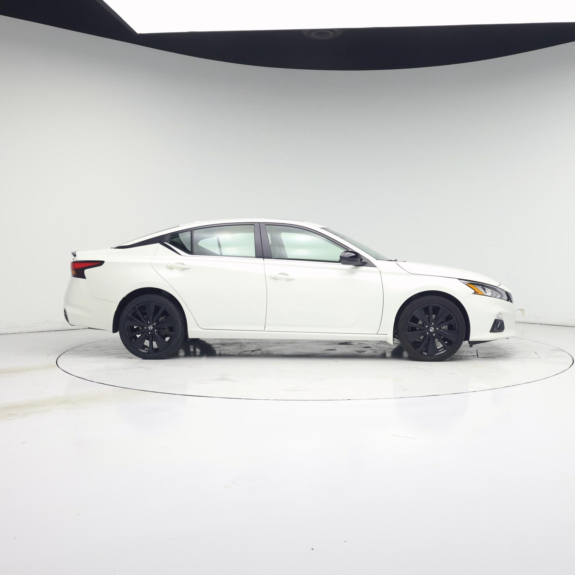 Thumbnail: 2022 Nissan Altima - 7