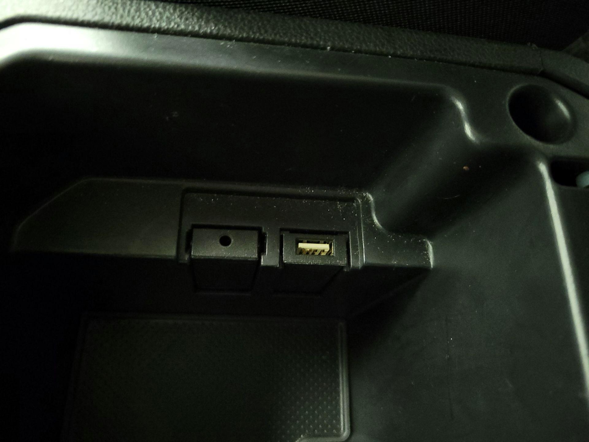 Thumbnail: 2016 Chevrolet Cruze - 17