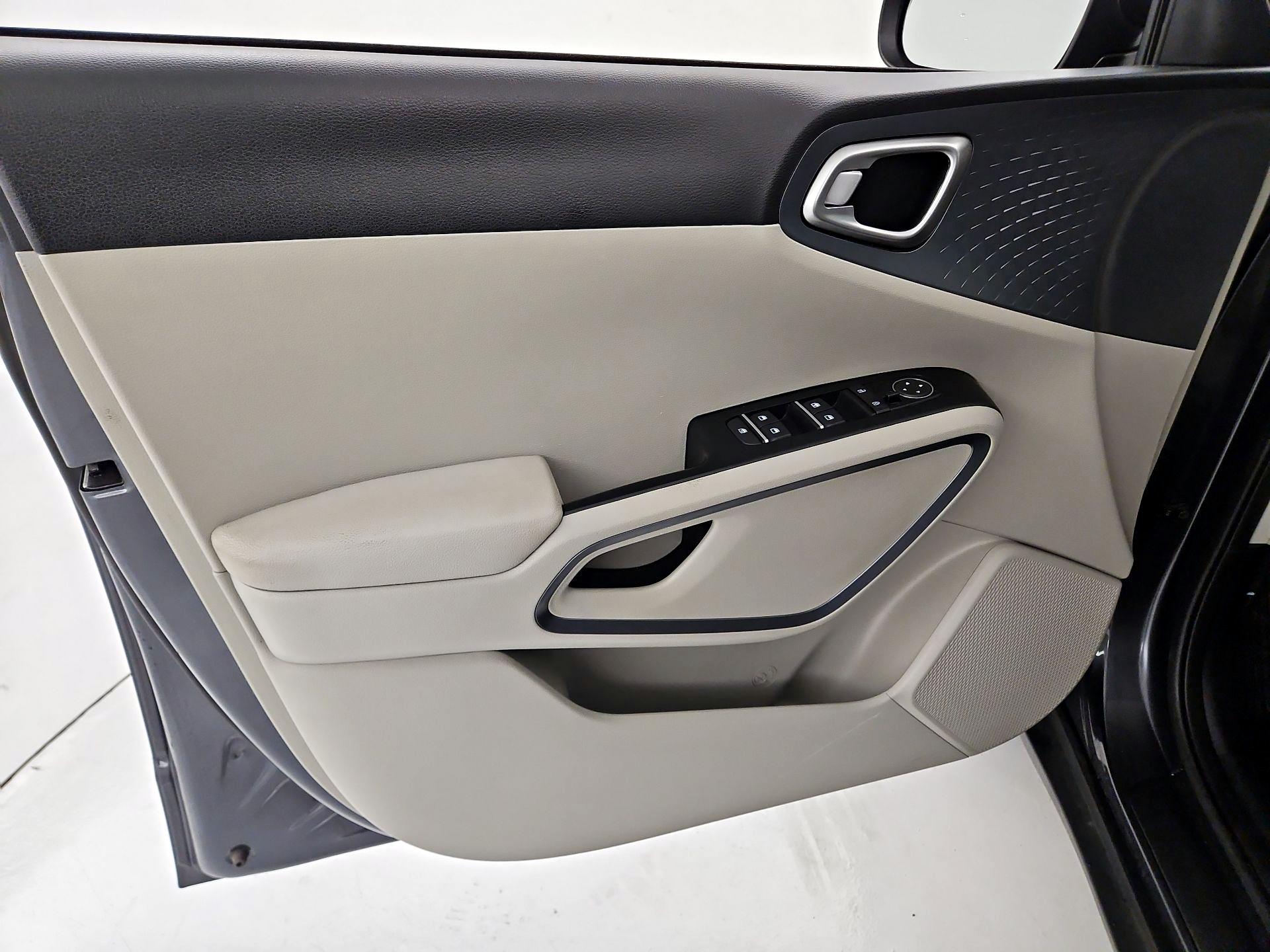 Thumbnail: 2023 Kia Soul - 12