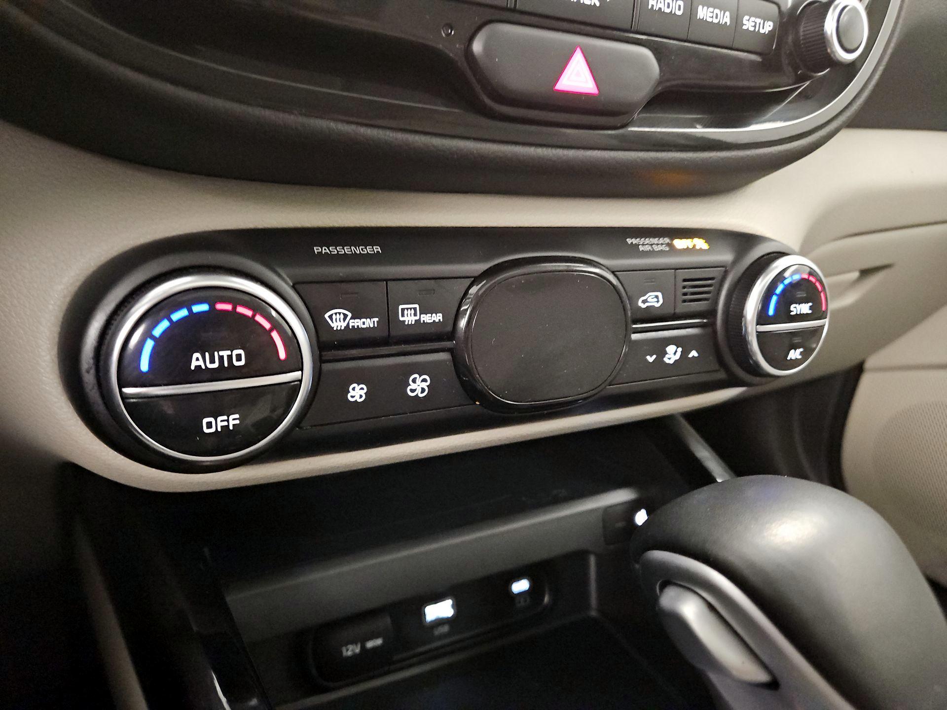 Thumbnail: 2023 Kia Soul - 17