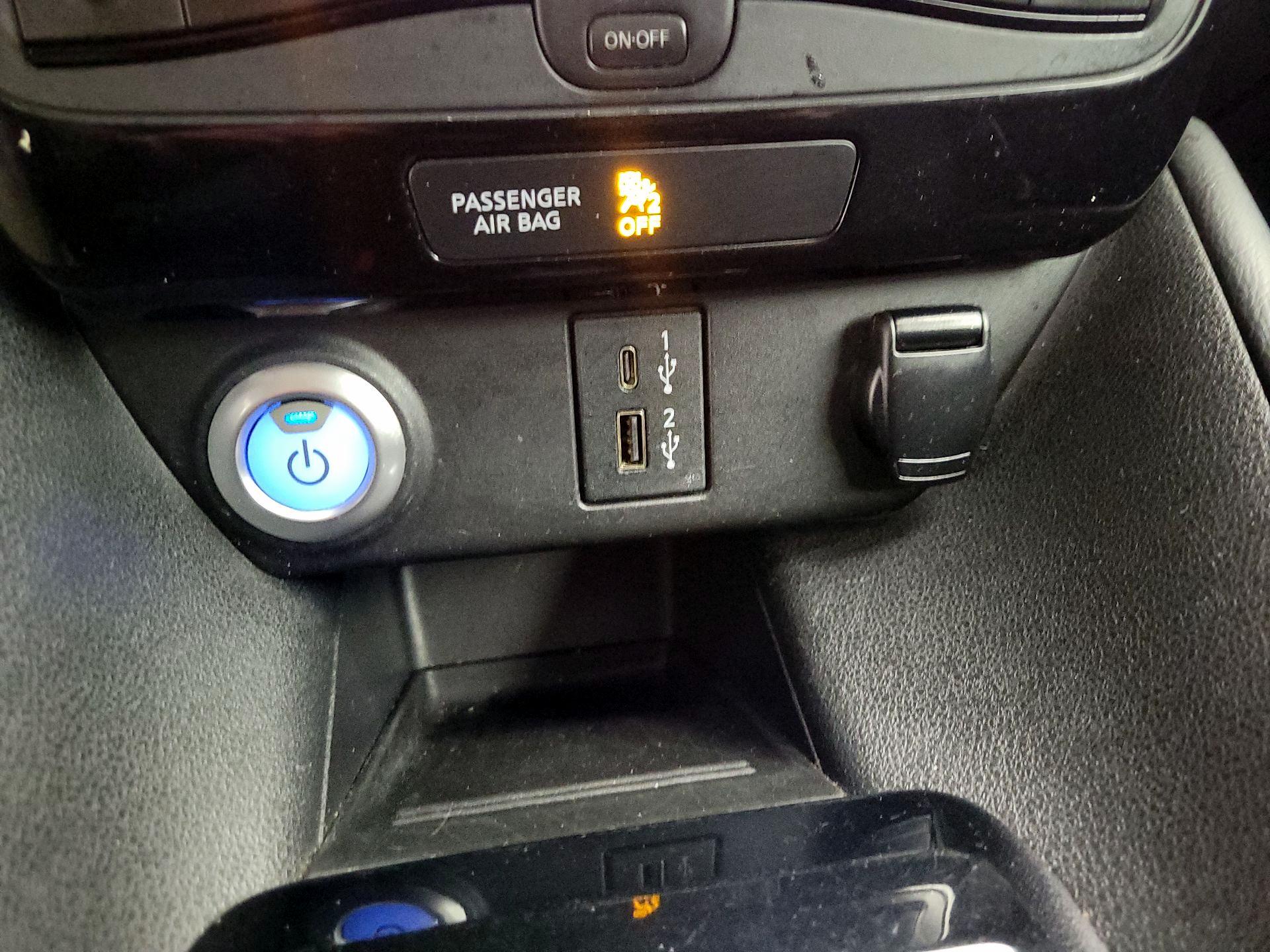 Thumbnail: 2020 Nissan Leaf - 16