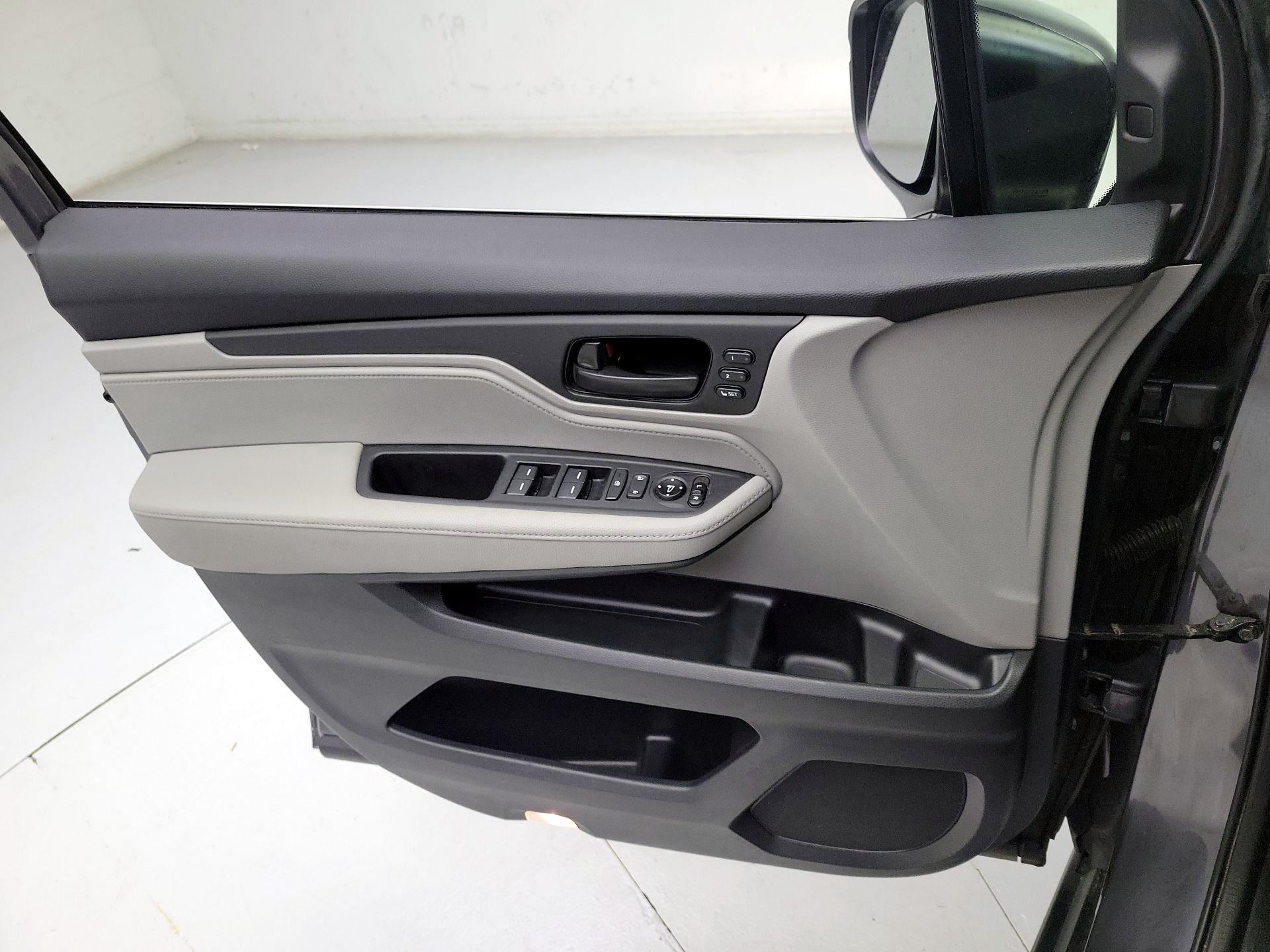 Thumbnail: 2018 Honda Odyssey - 12