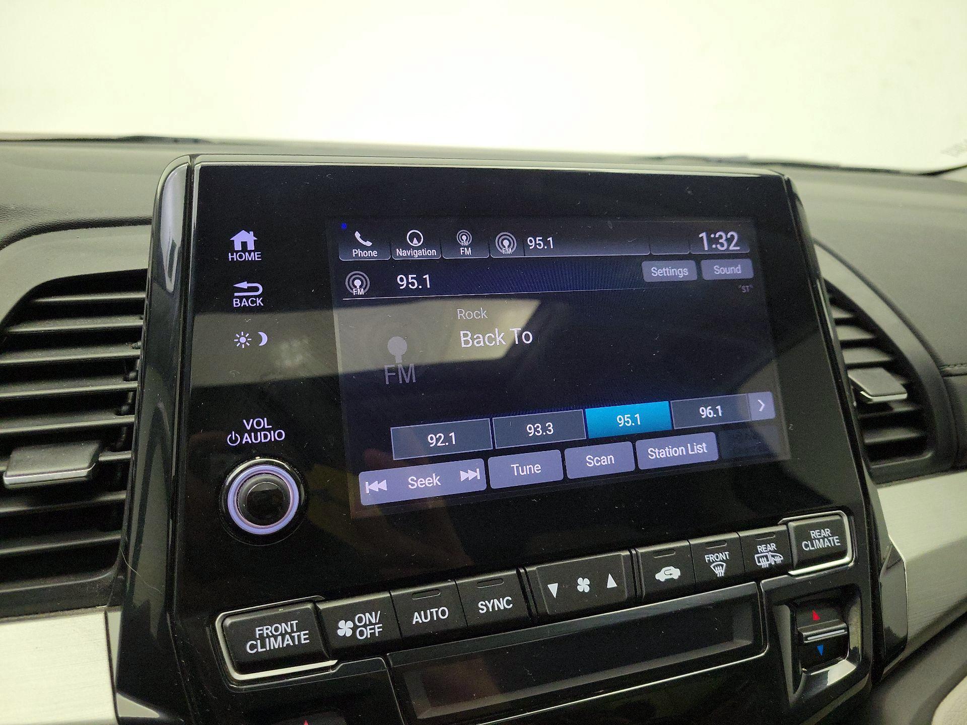 Thumbnail: 2018 Honda Odyssey - 16