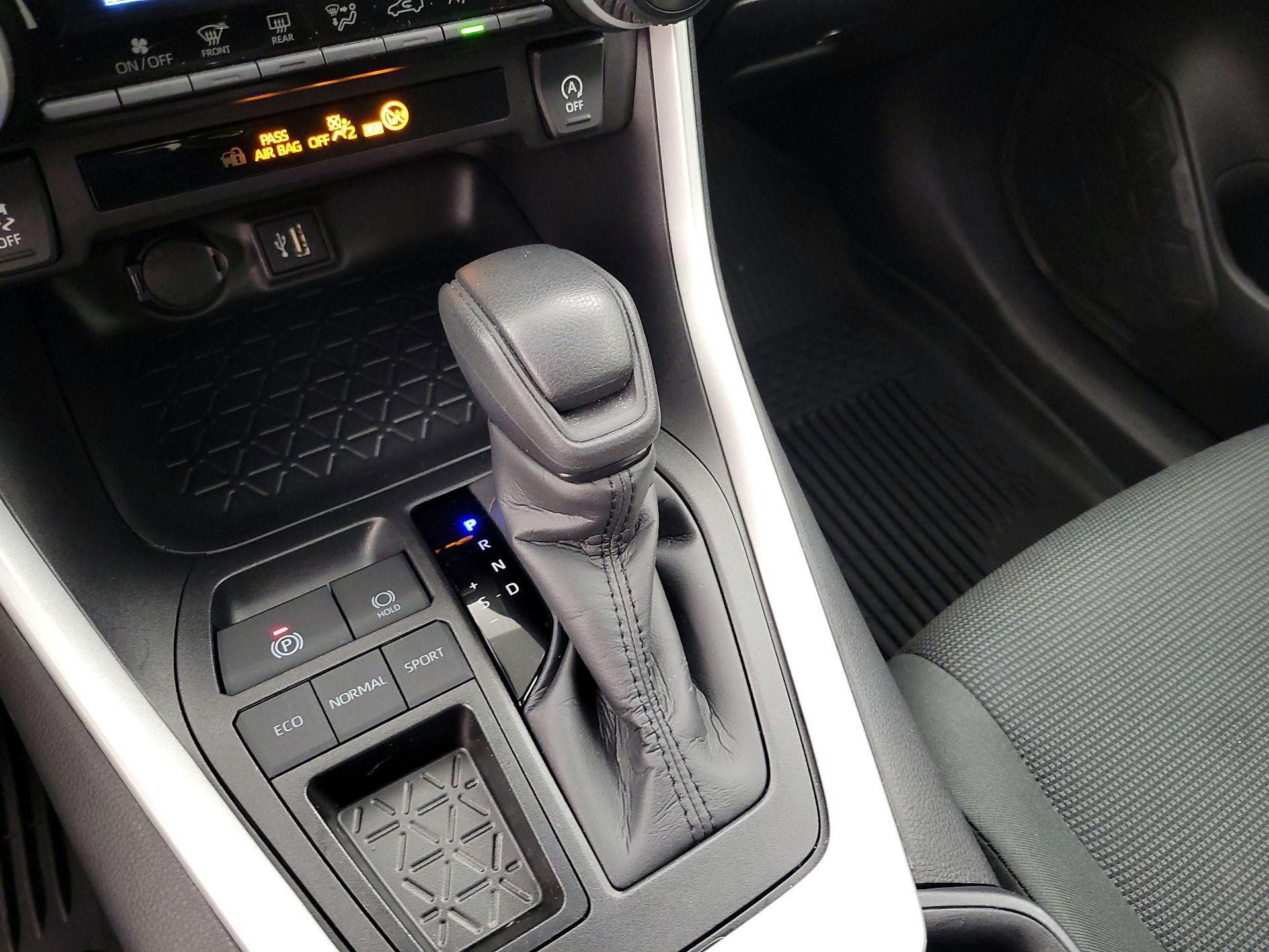 Thumbnail: 2025 Toyota RAV4 - 18