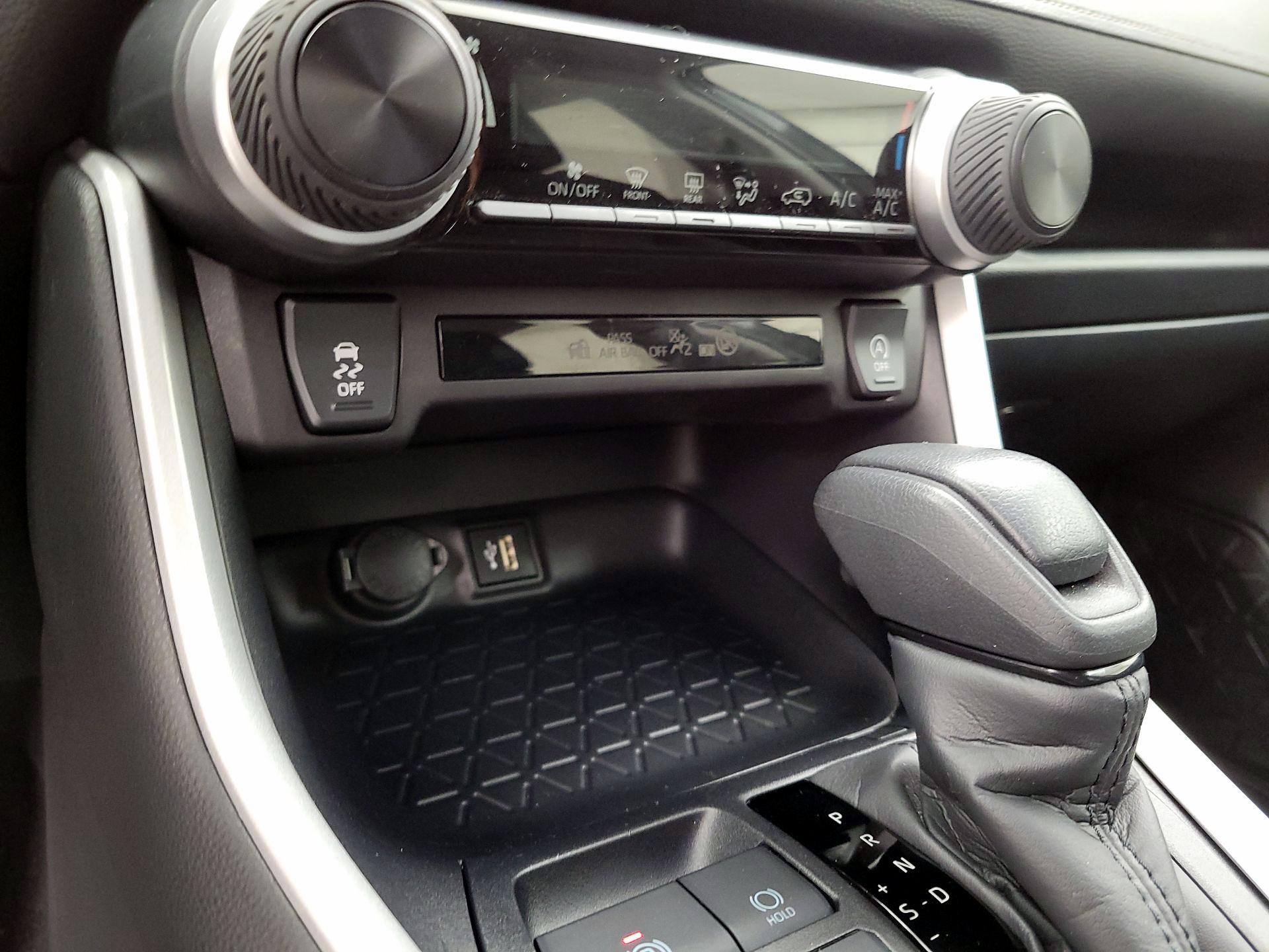 Thumbnail: 2025 Toyota RAV4 - 19