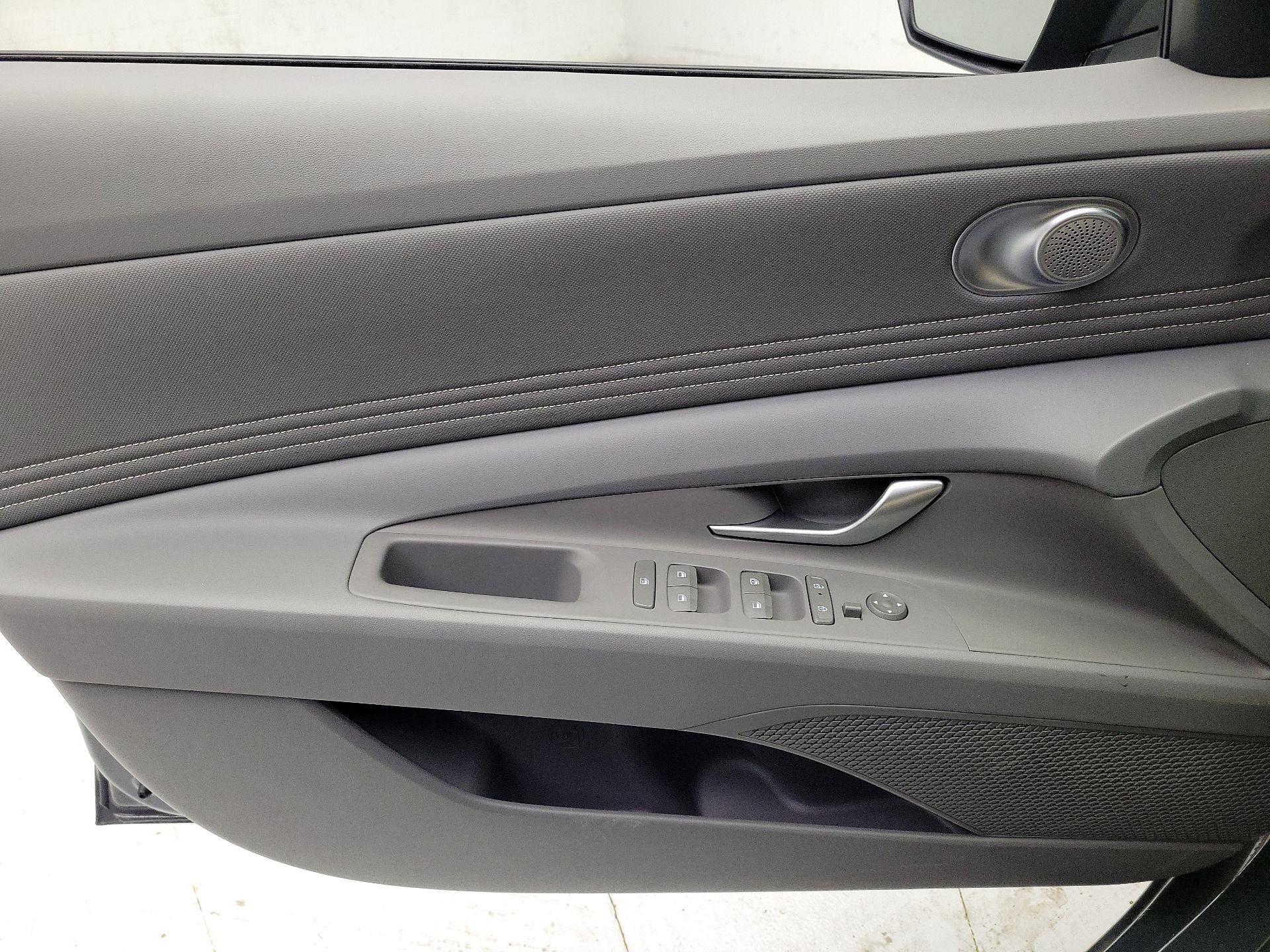 Thumbnail: 2025 Hyundai Elantra - 12