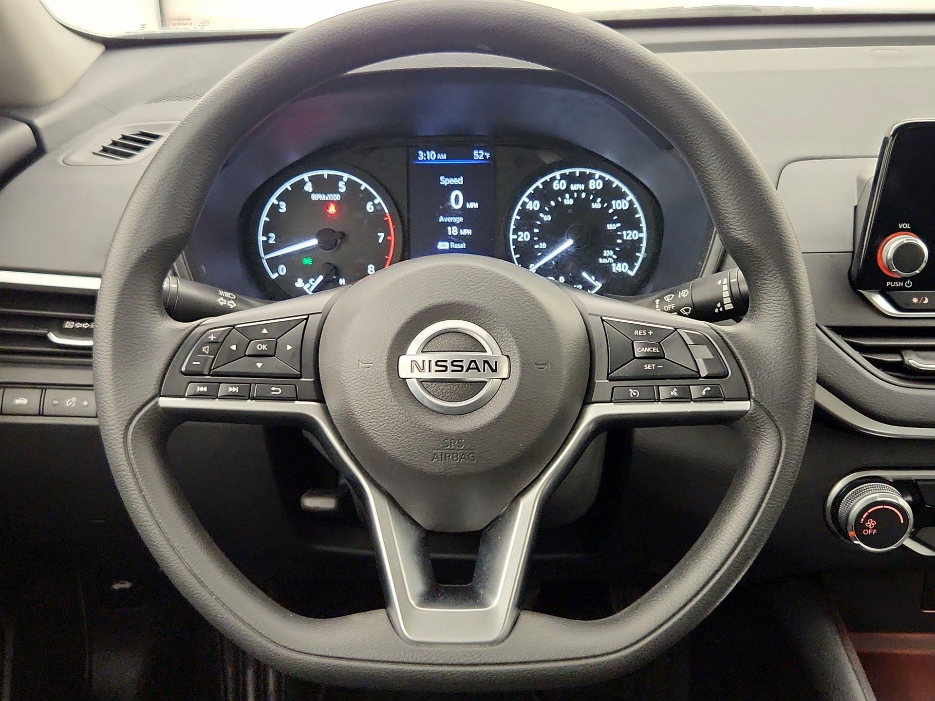 Thumbnail: 2022 Nissan Altima - 10