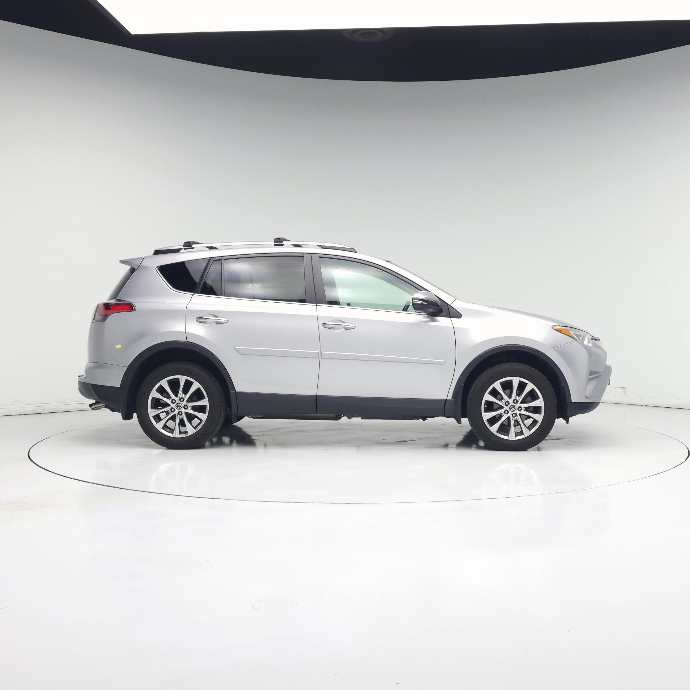 Thumbnail: 2017 Toyota RAV4 - 7