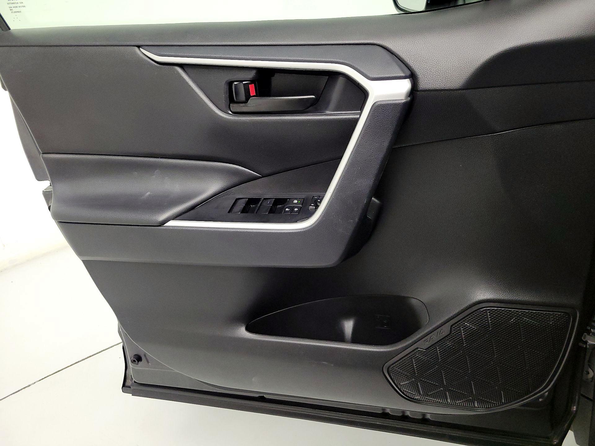 Thumbnail: 2025 Toyota RAV4 - 12