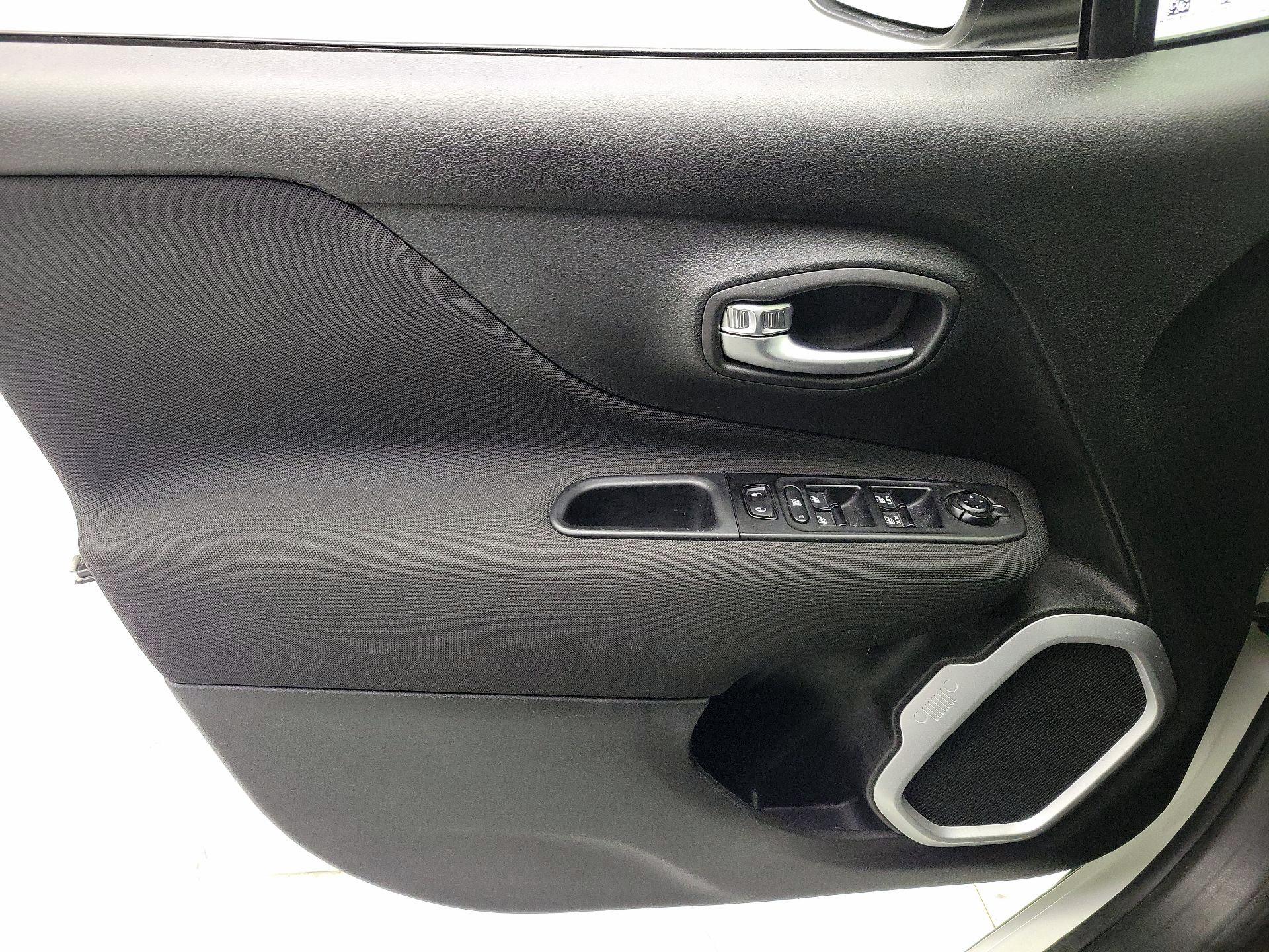 Thumbnail: 2021 Jeep Renegade - 12